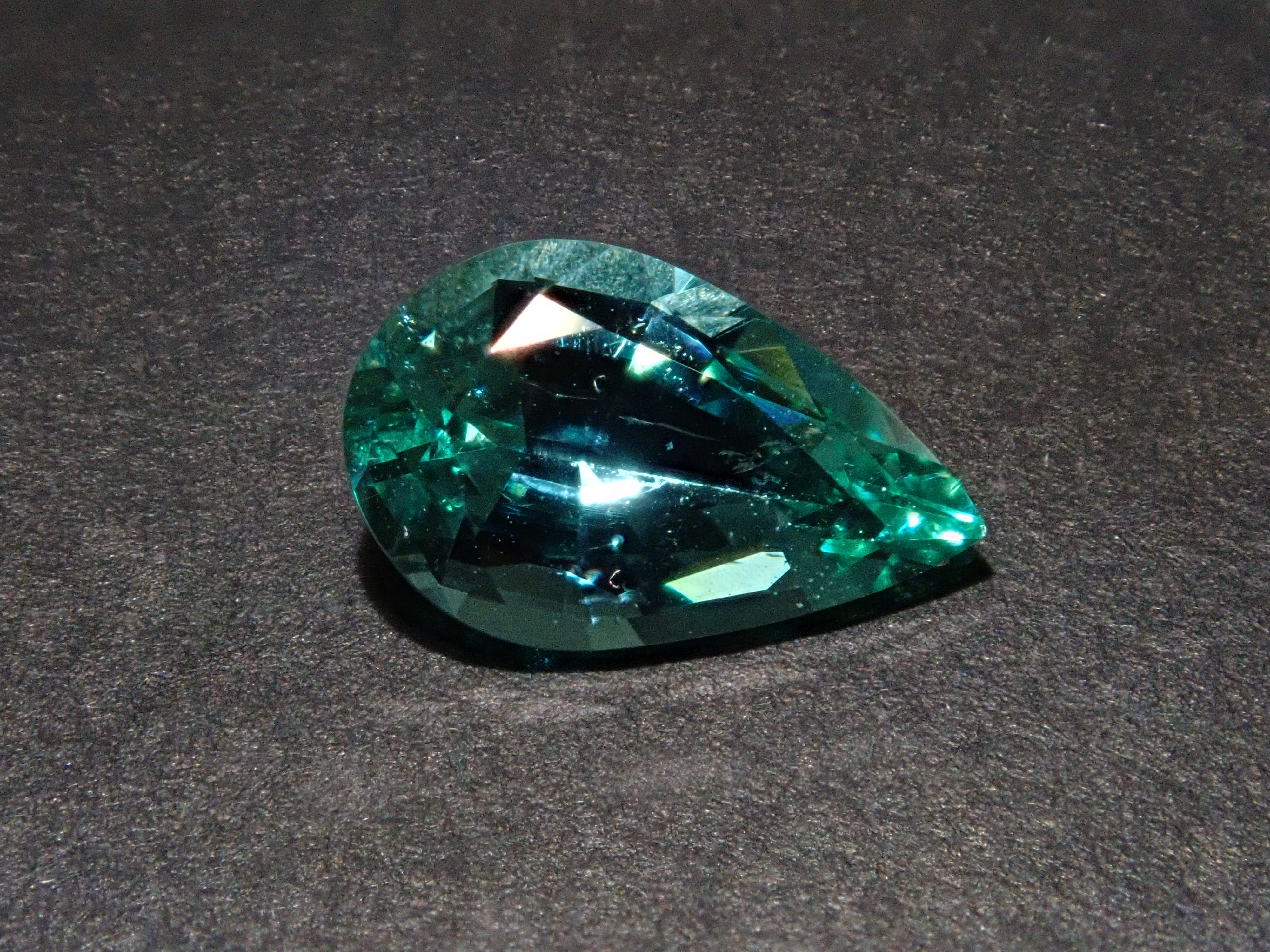 ロシア産ノンオイルエメラルド 0.640ctルース GIA