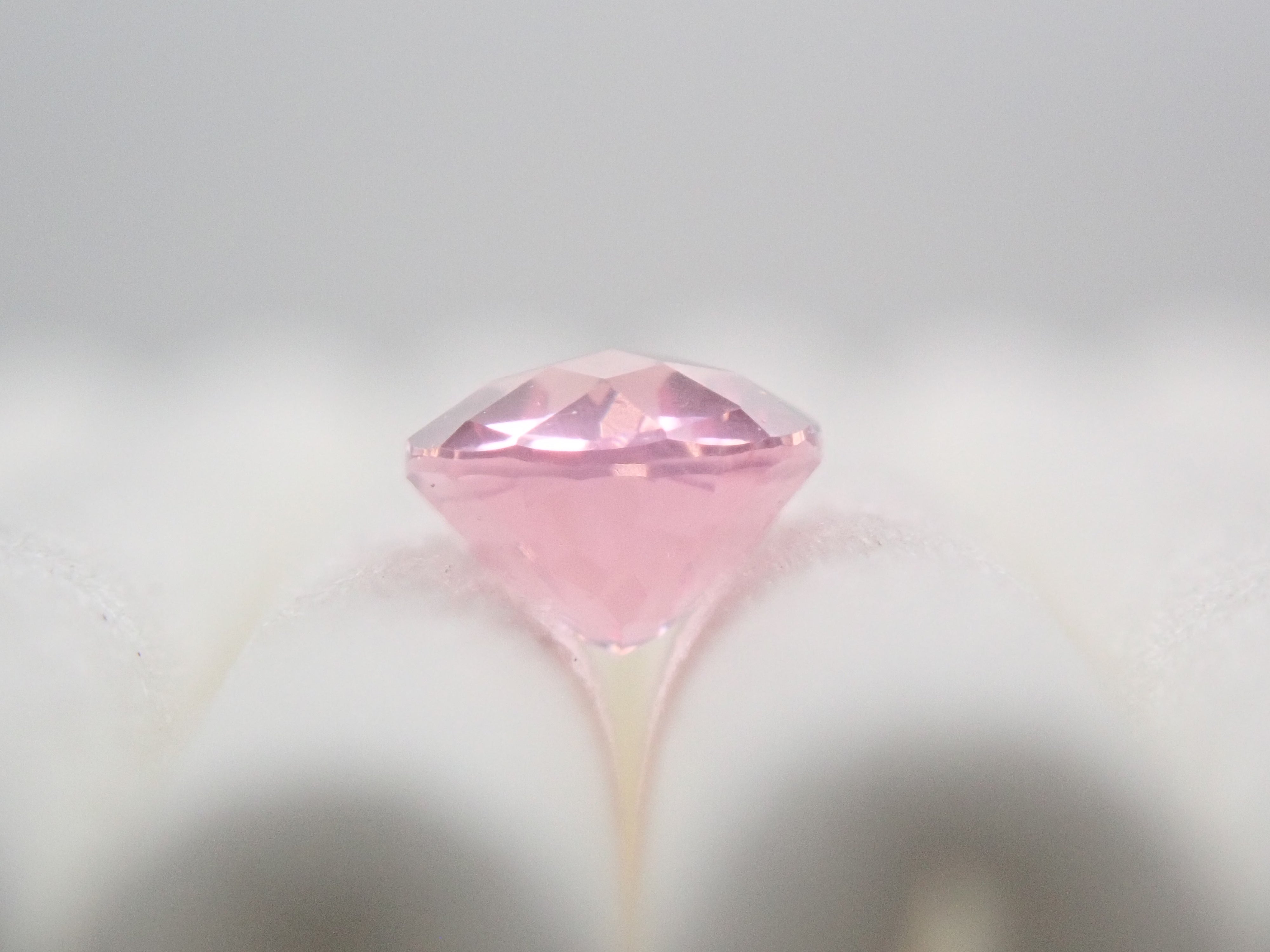 莫三比克粉紅尖晶石 0.550 克拉散裝