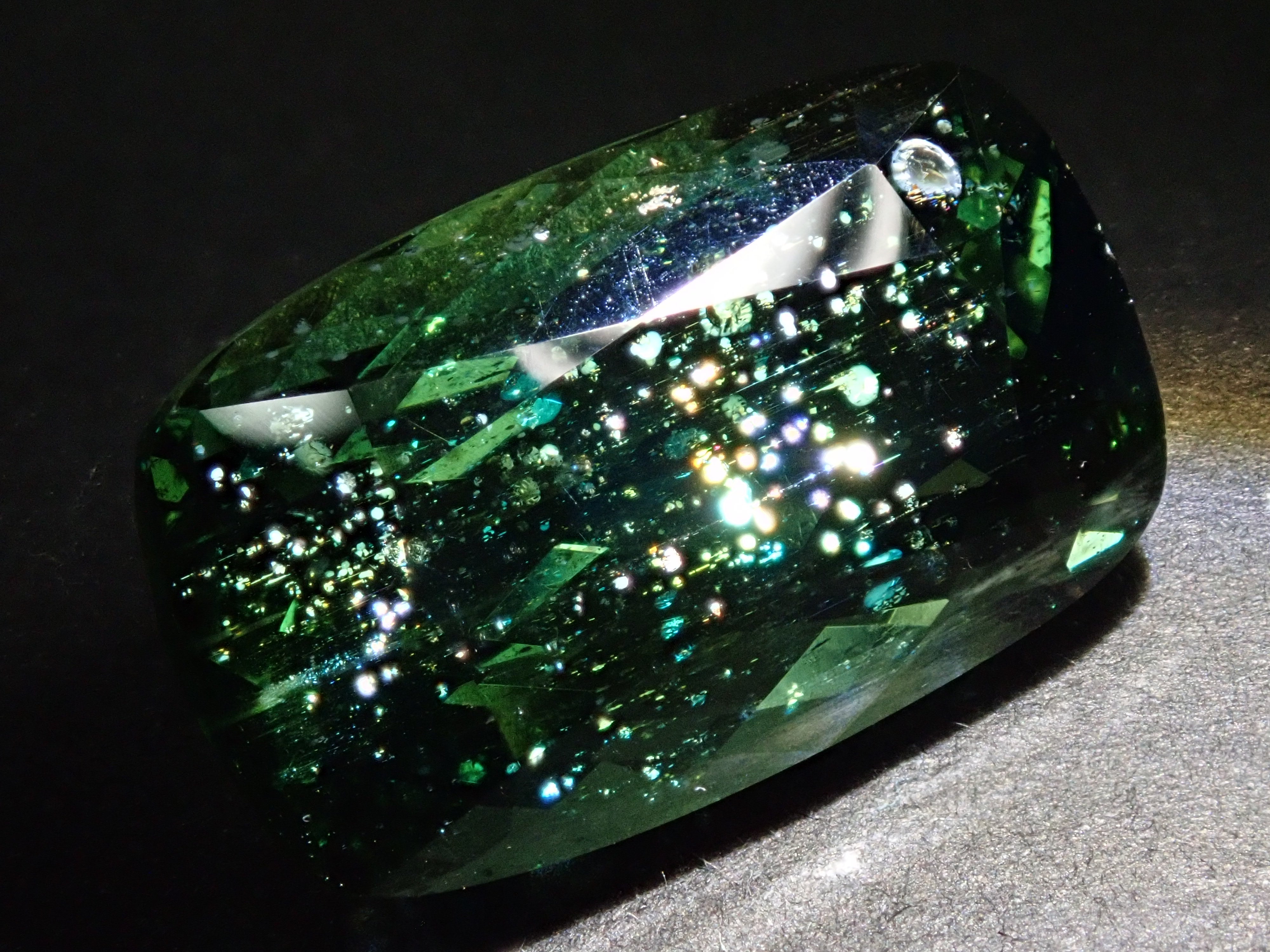 【12541121掲載】アパタイト 19.863ctルース