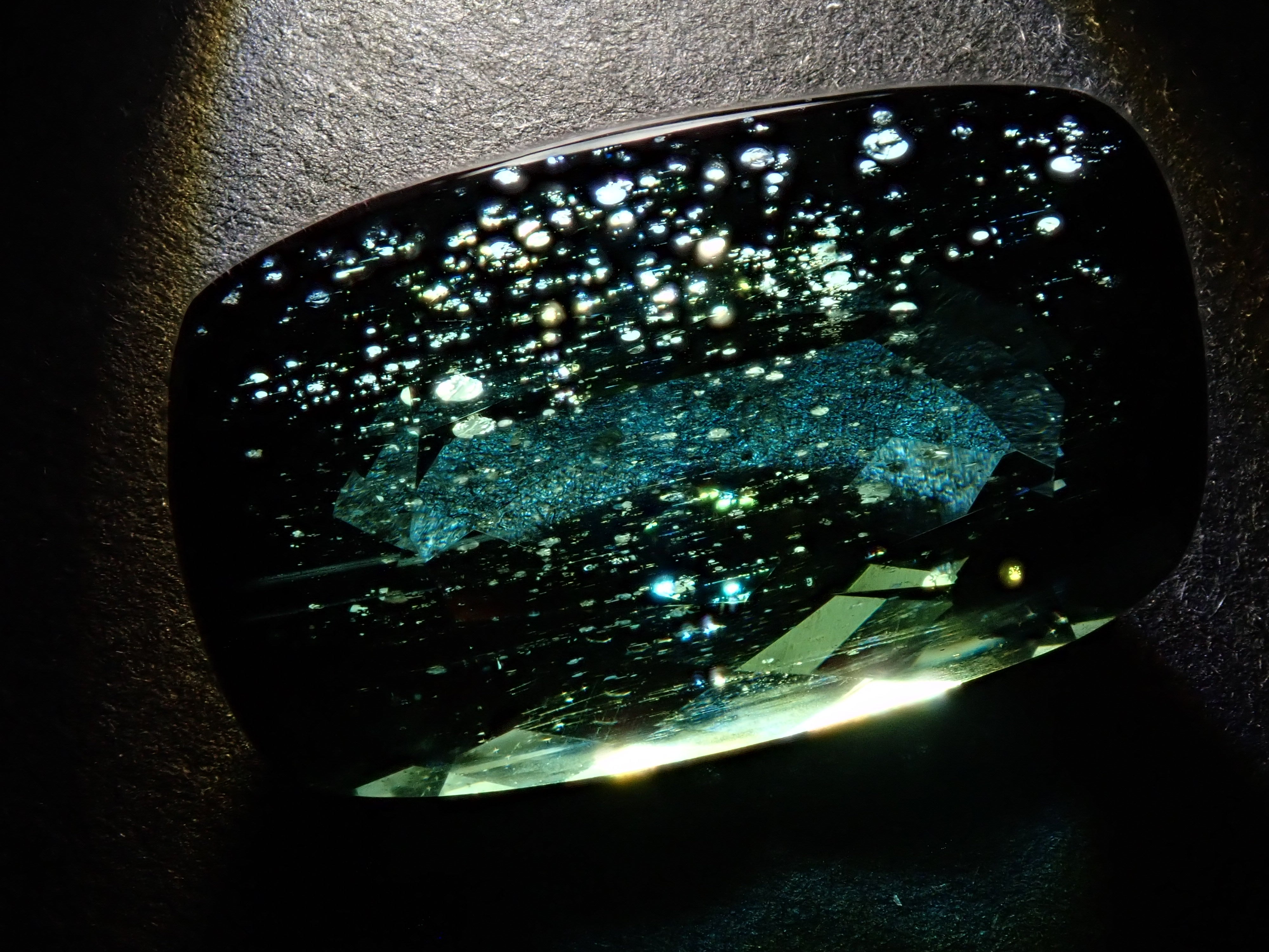 【12541121掲載】アパタイト 19.863ctルース