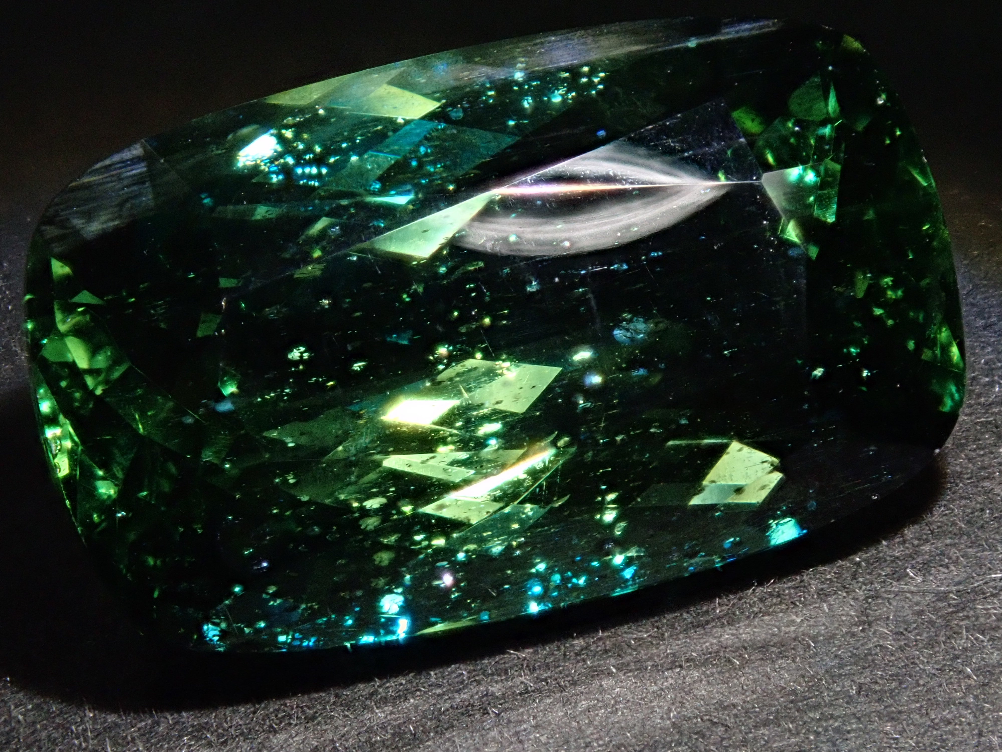 【12541121掲載】アパタイト 19.863ctルース