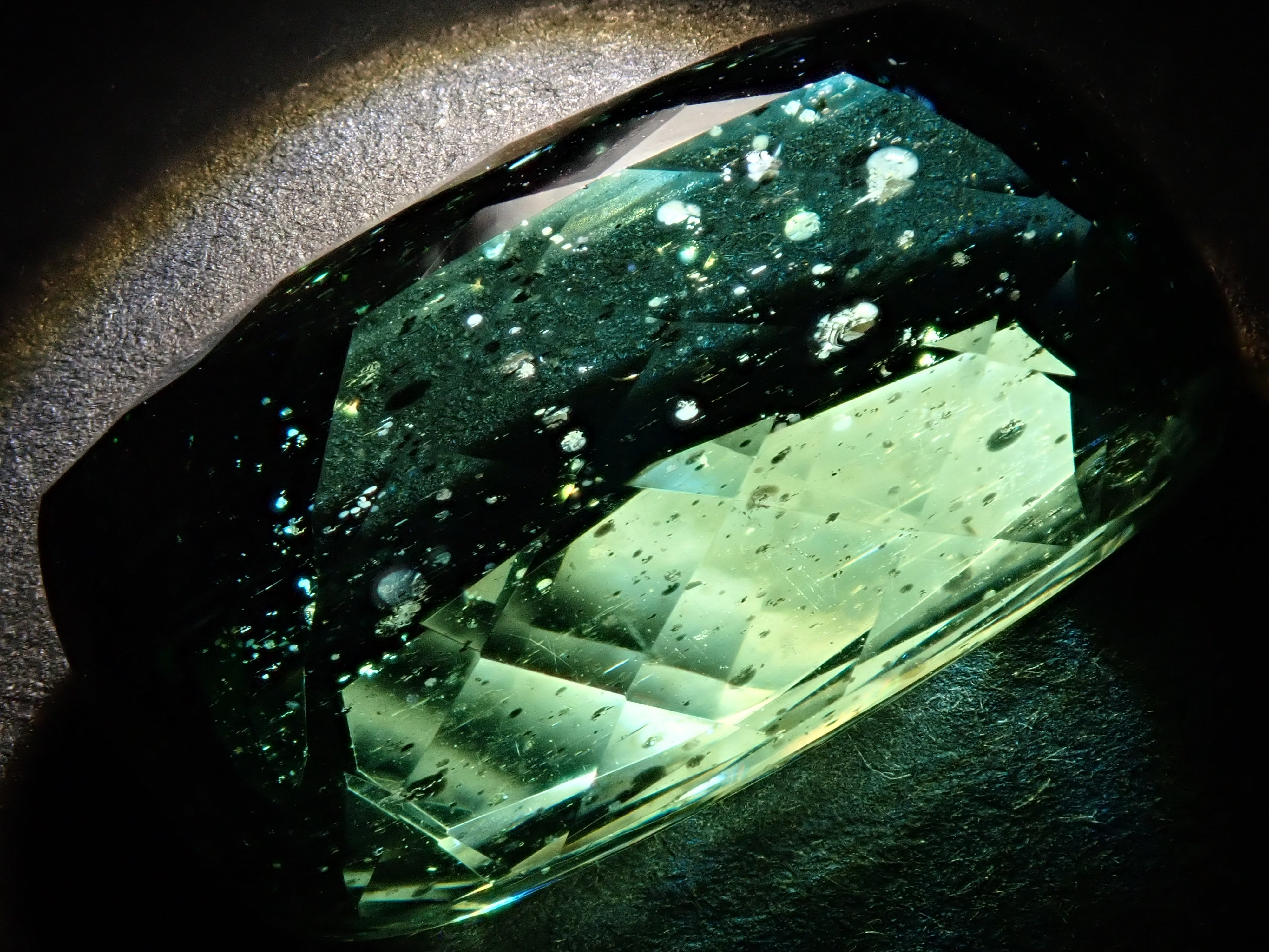 【12541121掲載】アパタイト 19.863ctルース