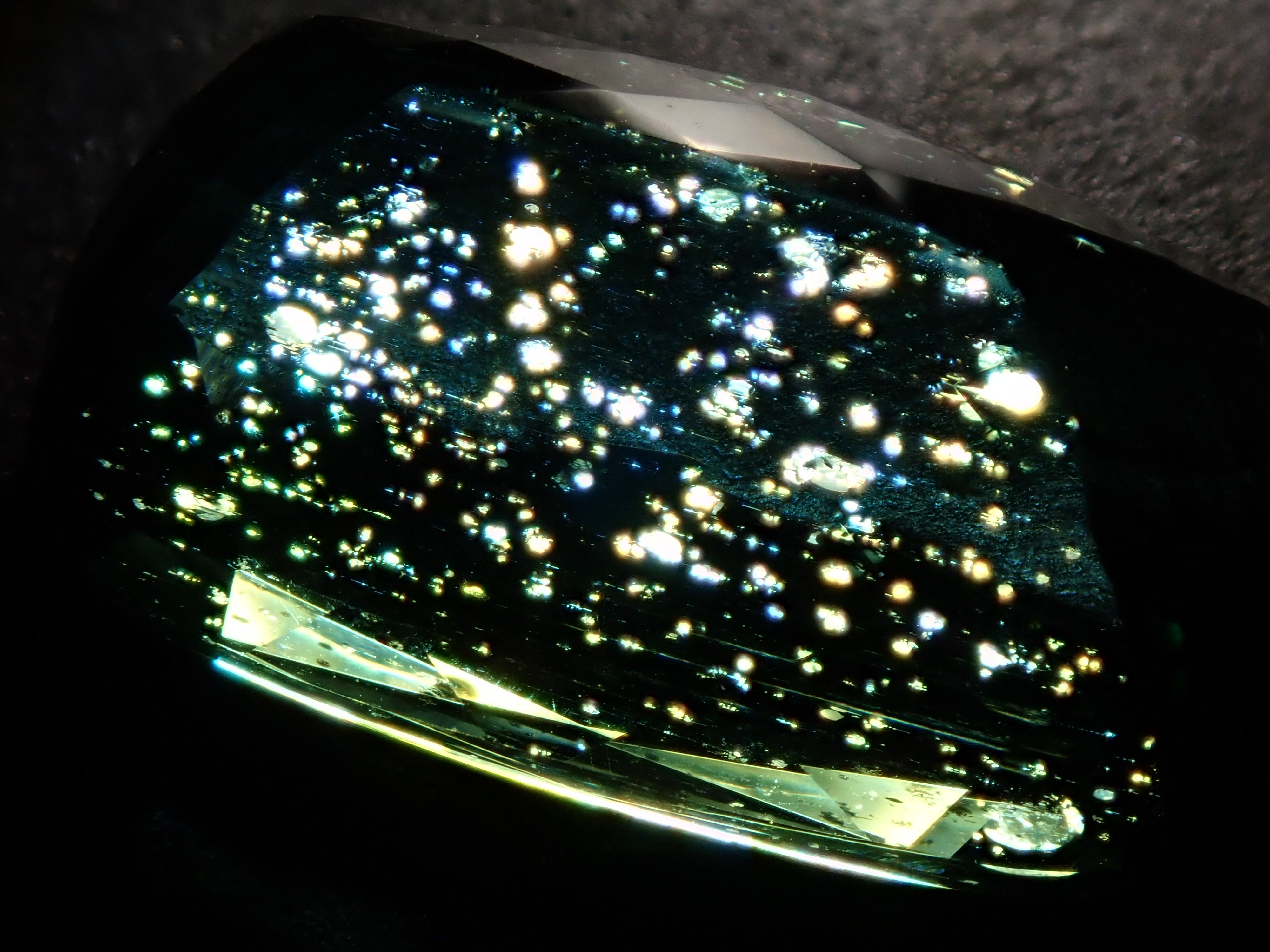 【12541121掲載】アパタイト 19.863ctルース