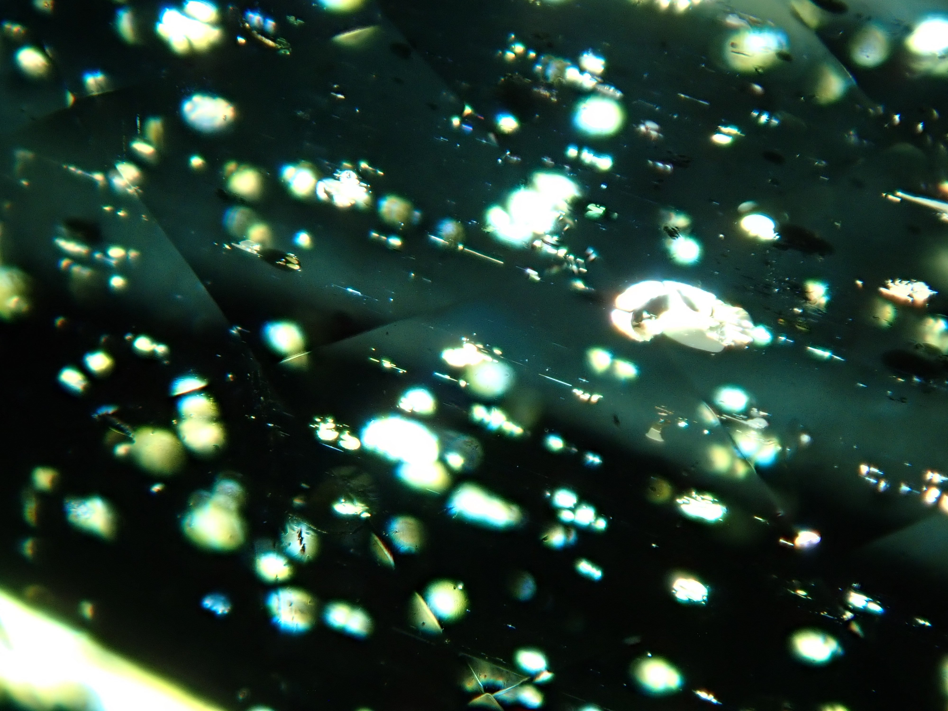 【12541121掲載】アパタイト 19.863ctルース