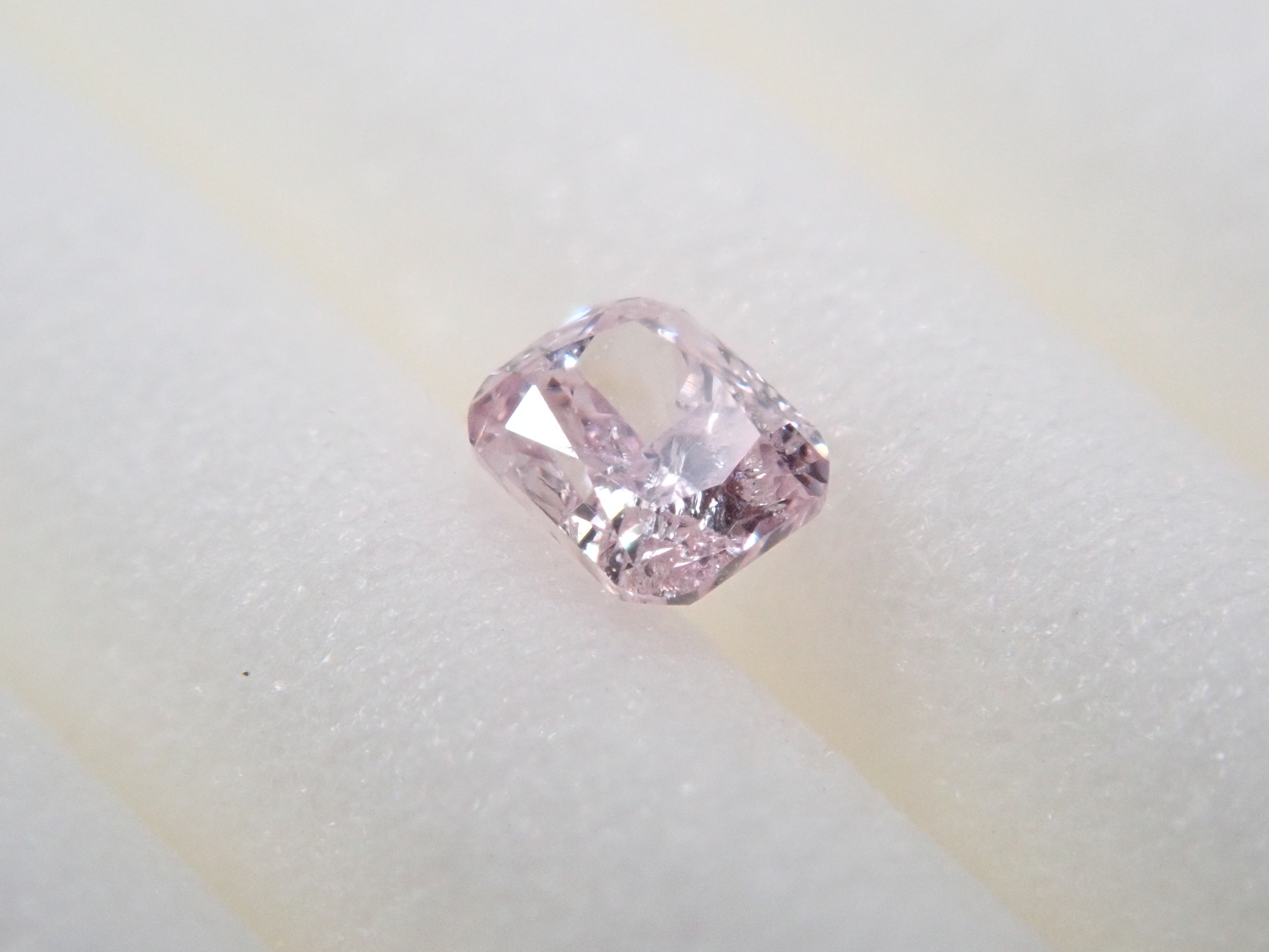 【32501452掲載】ピンクダイヤモンド 0.074ctルース(FANCY LIGHT PURPLISH PINK, I-1)