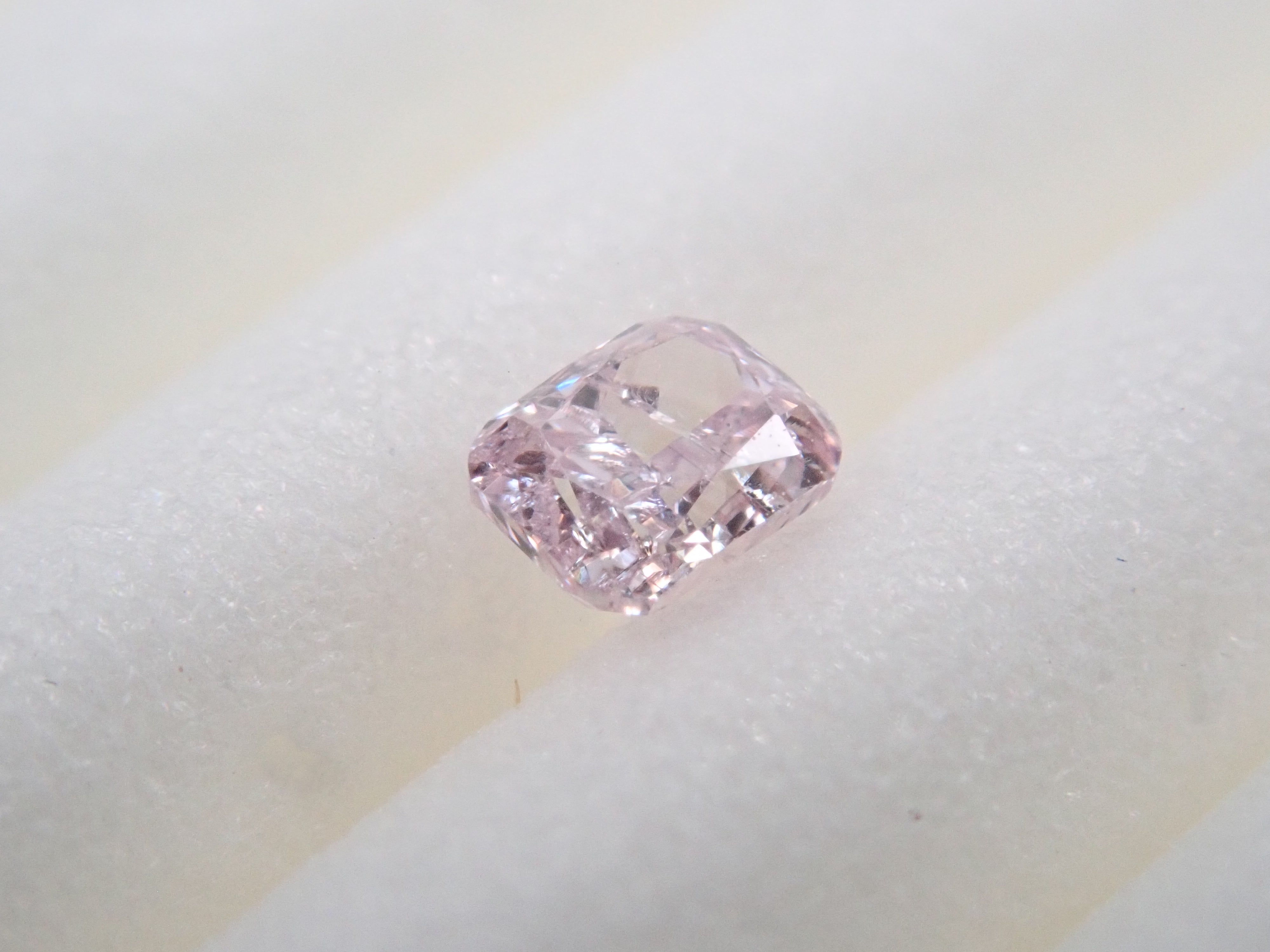 【32501452掲載】ピンクダイヤモンド 0.074ctルース(FANCY LIGHT PURPLISH PINK, I-1)