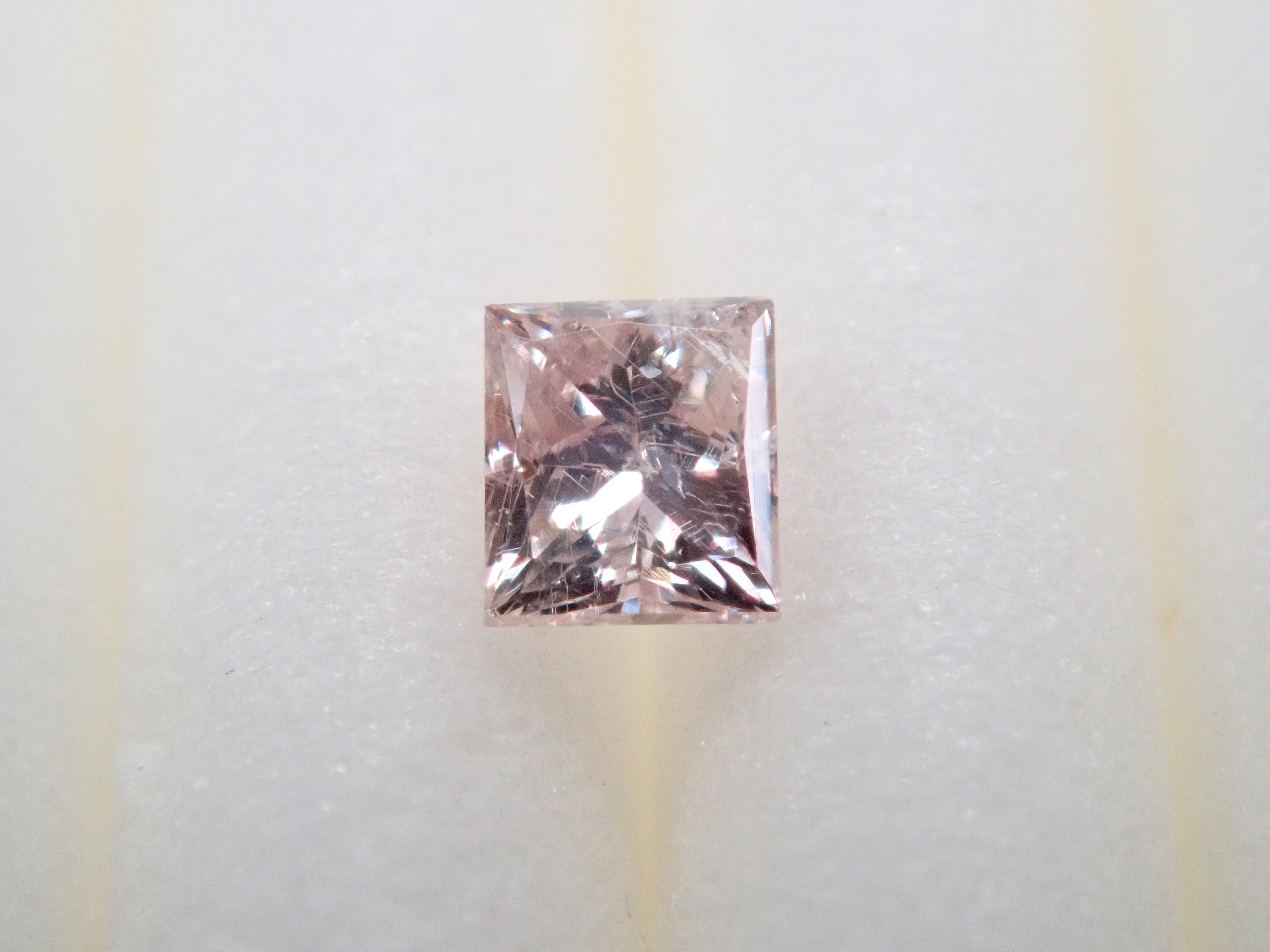 【32501456掲載】ピンクダイヤモンド(プリンセスカット) 0.089ctルース(FANCY LIGHT PURPLISH PINK, I-1)