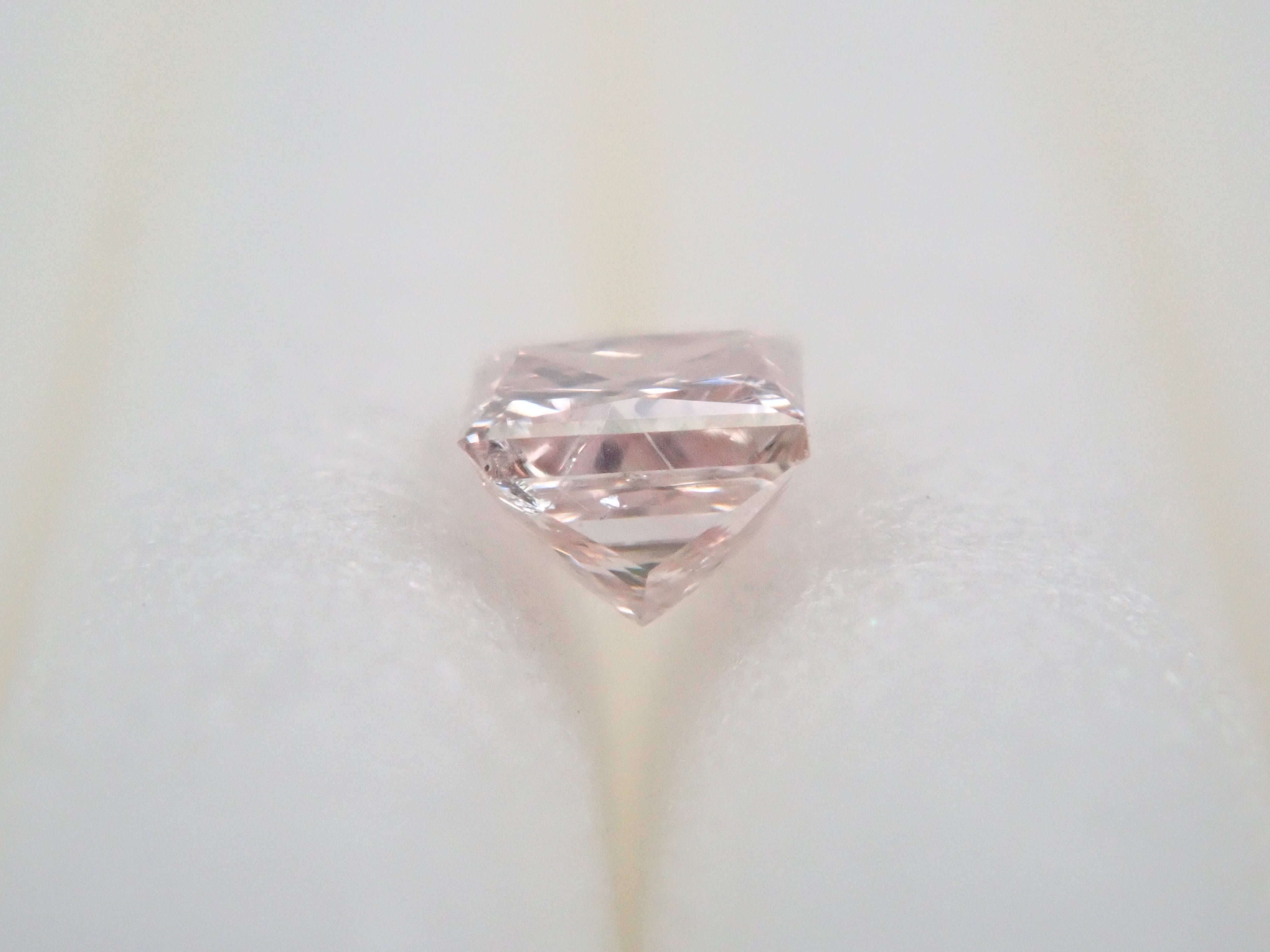 【32501456掲載】ピンクダイヤモンド(プリンセスカット) 0.089ctルース(FANCY LIGHT PURPLISH PINK, I-1)