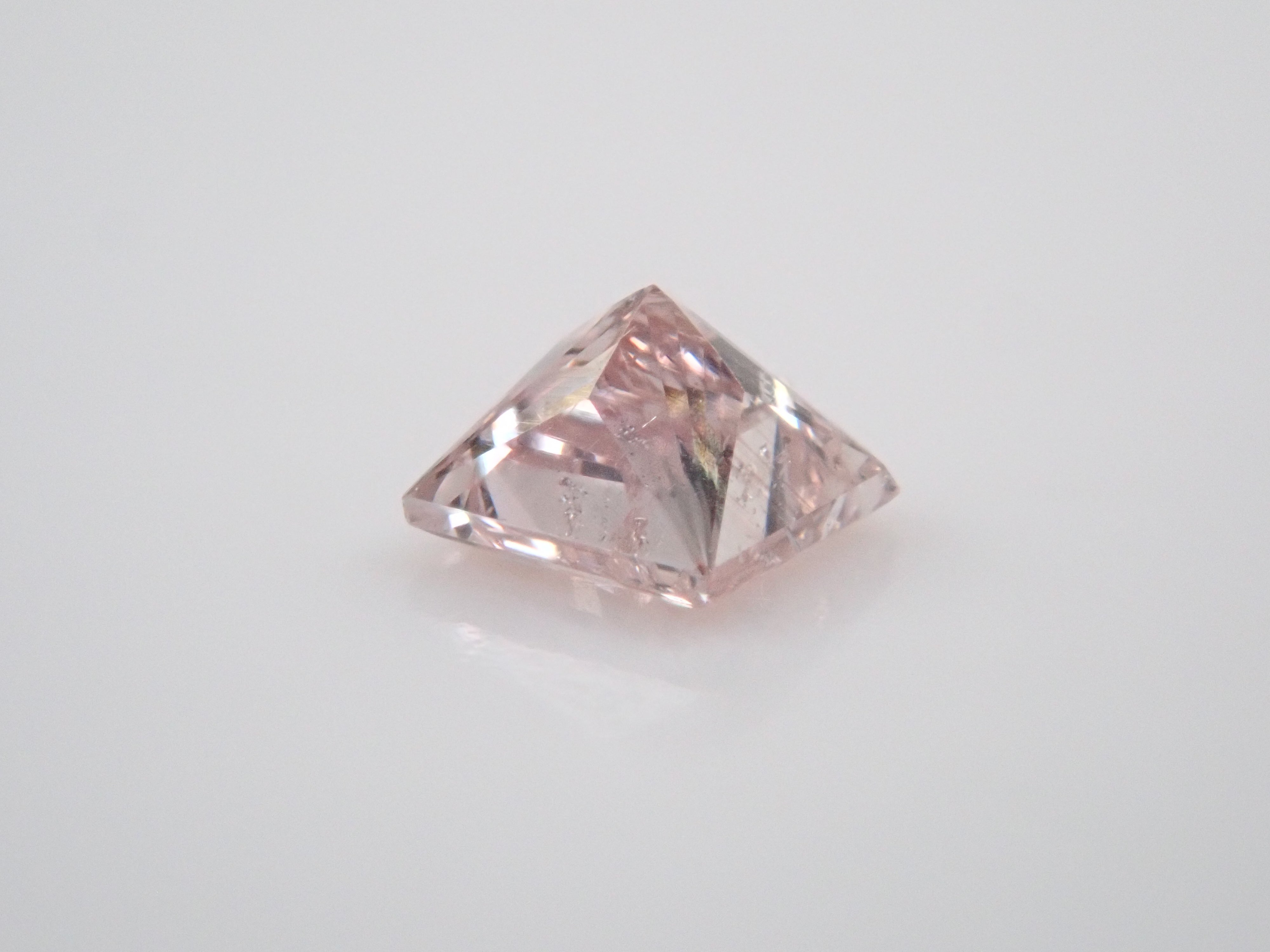【32501456掲載】ピンクダイヤモンド(プリンセスカット) 0.089ctルース(FANCY LIGHT PURPLISH PINK, I-1)