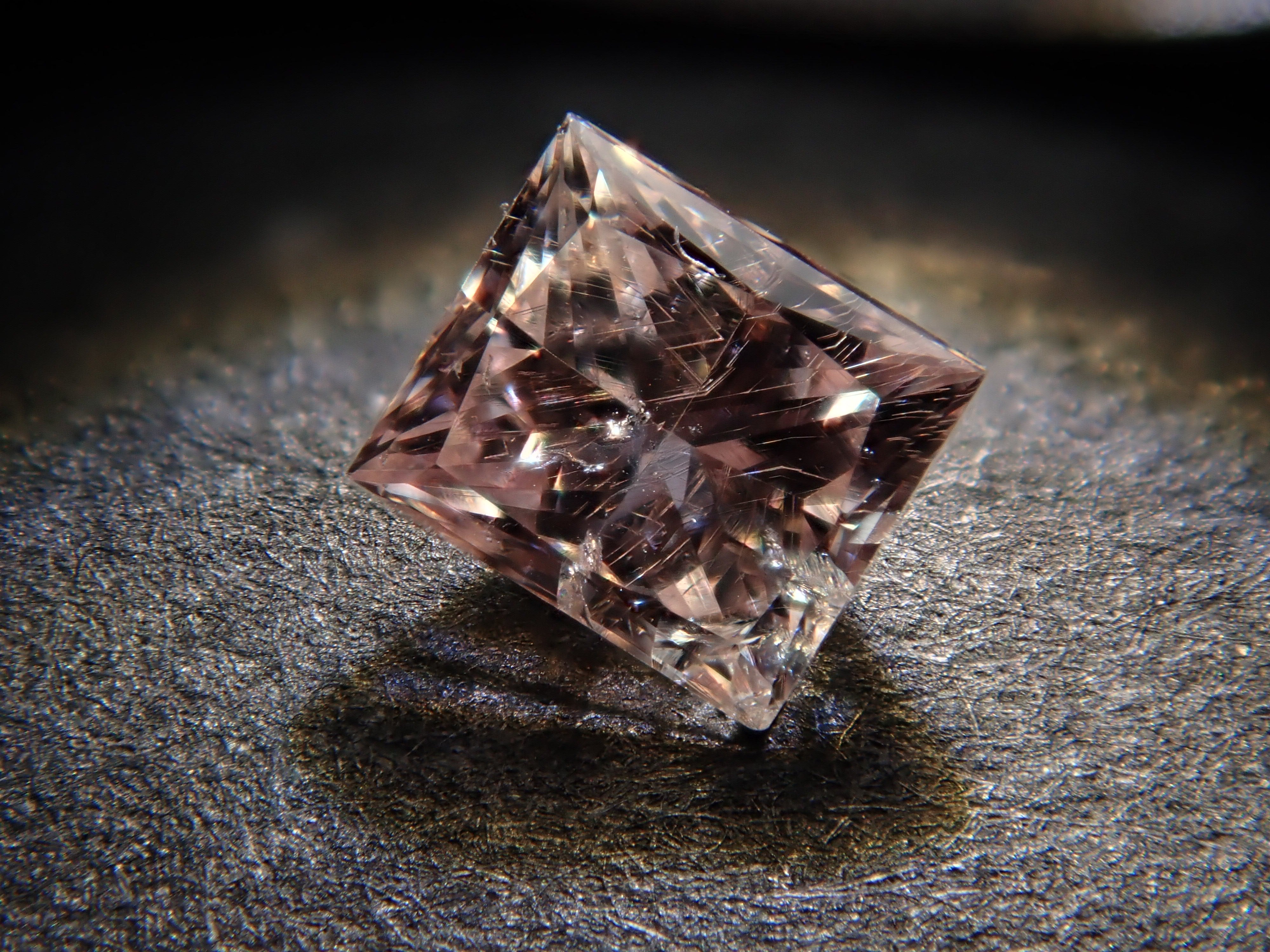 【32501456掲載】ピンクダイヤモンド(プリンセスカット) 0.089ctルース(FANCY LIGHT PURPLISH PINK, I-1)