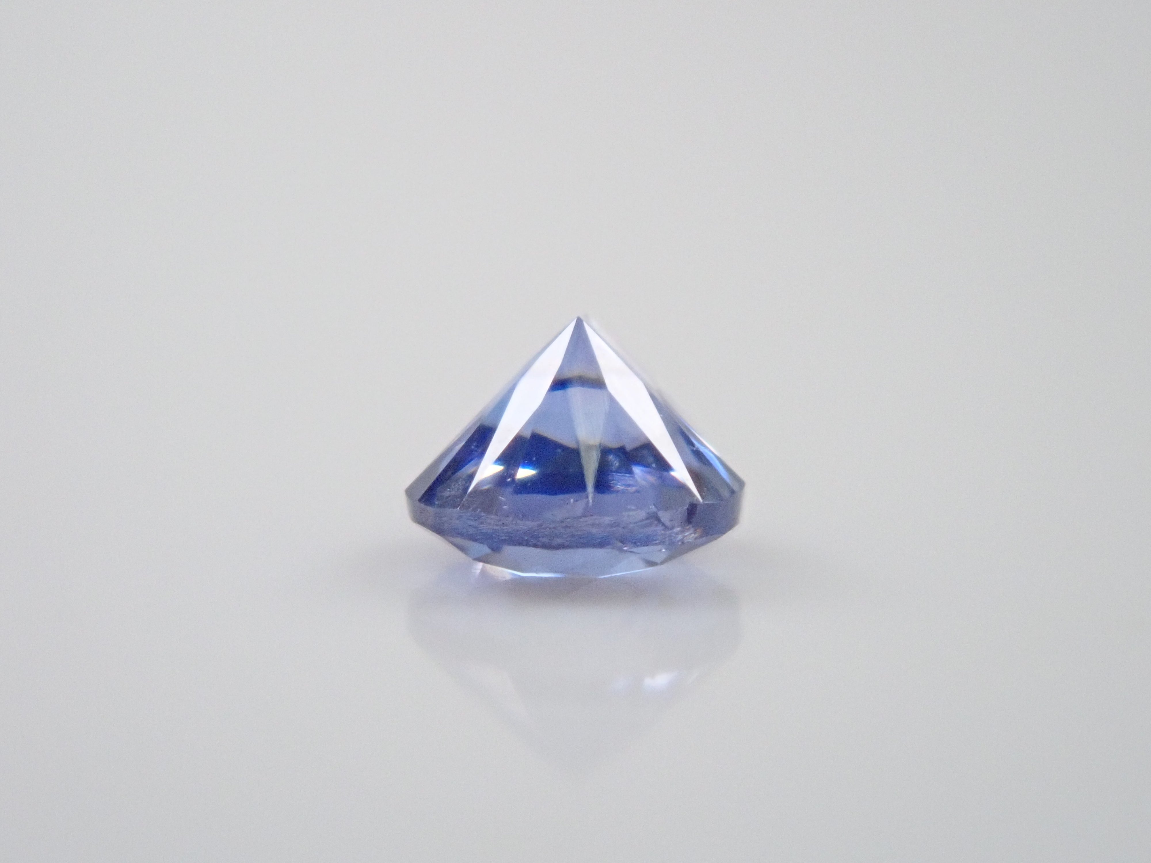 ベニトアイト 2.4mm/0.077ctルース