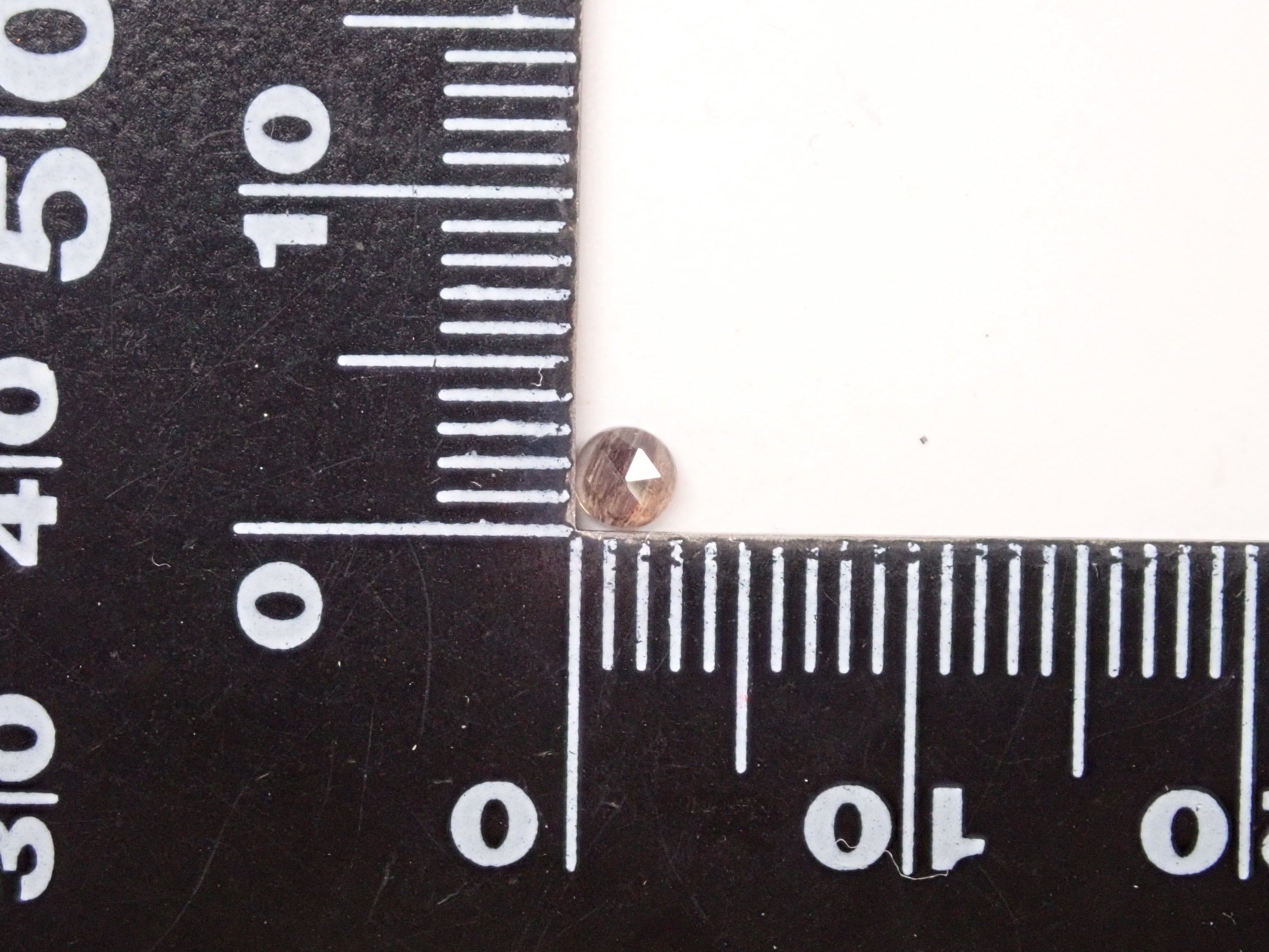 レインボースキャポライト 3mm/0.120ctルース(ローズカット)