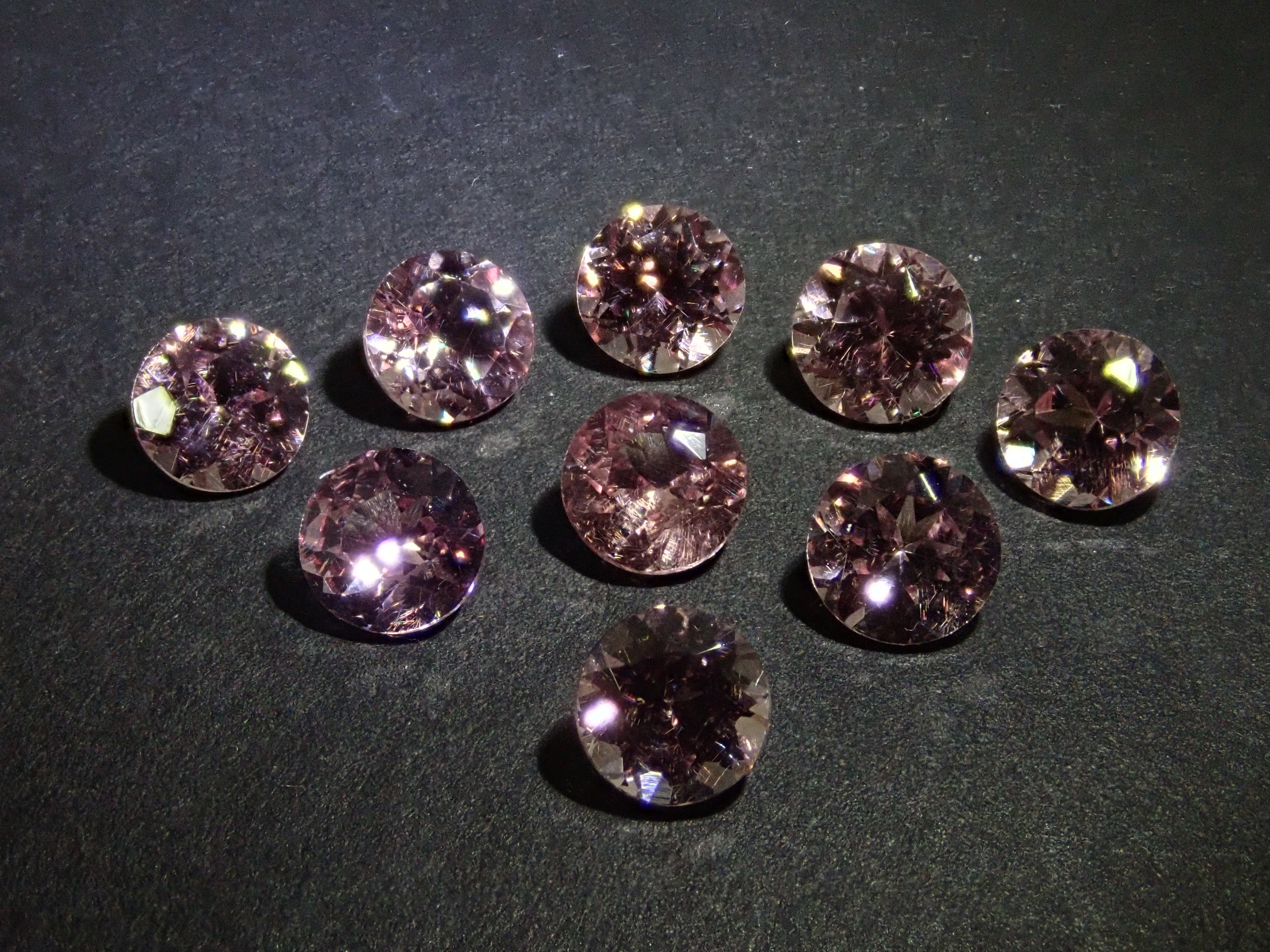 《数量限定》ドラゴンガーネット1石(4.0mm,ラウンドカット)