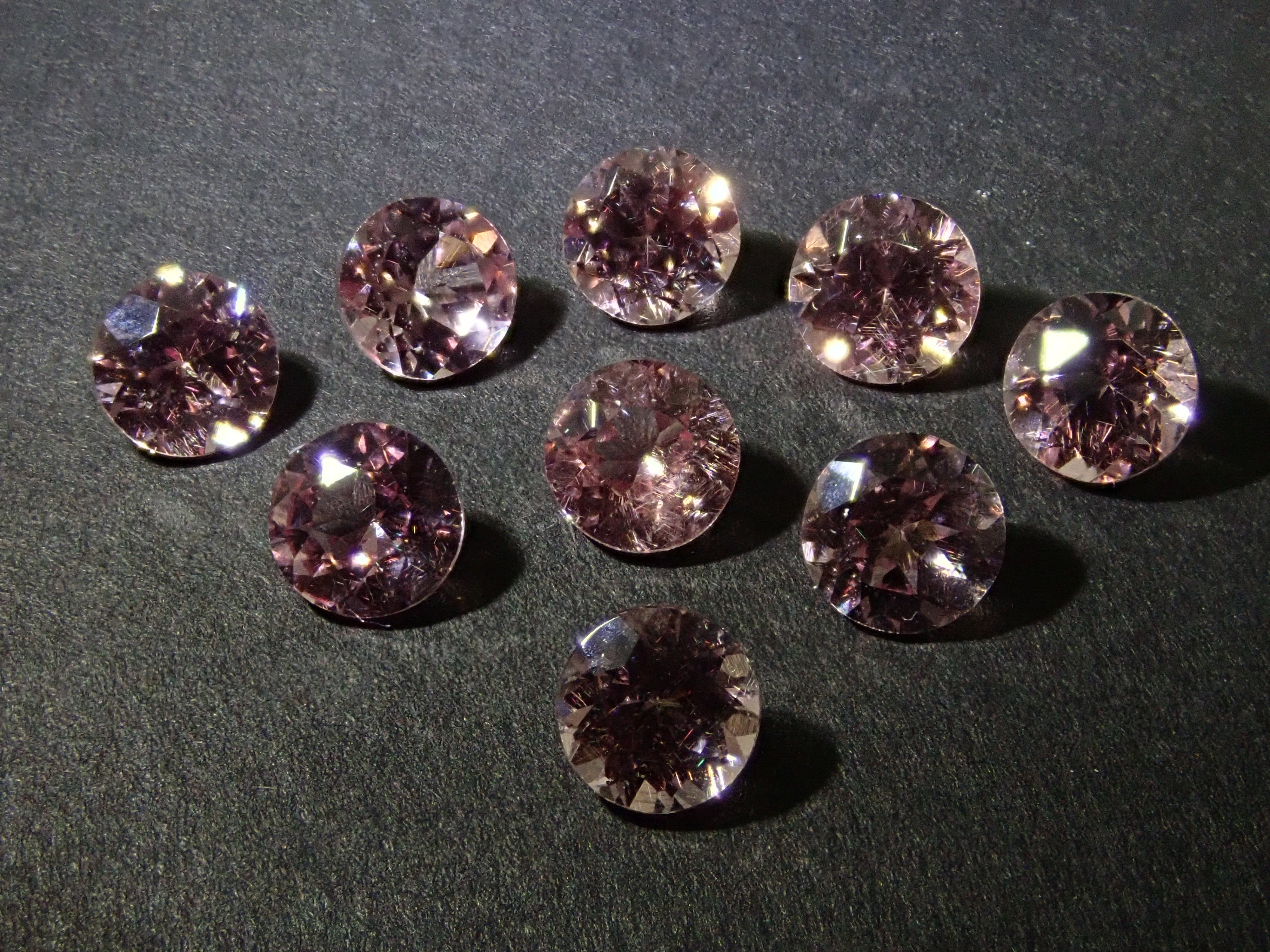 《数量限定》ドラゴンガーネット1石(4.0mm,ラウンドカット)