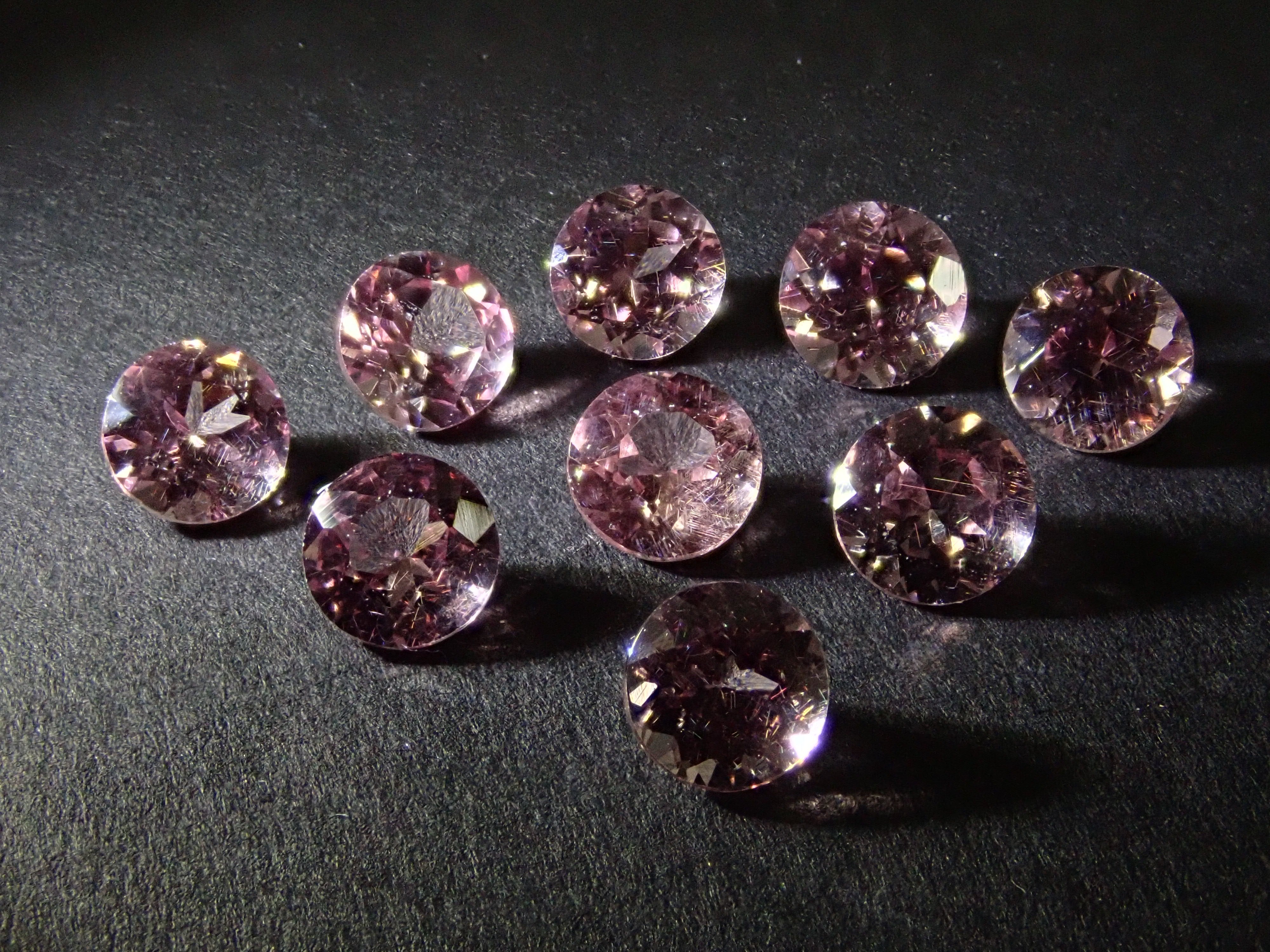 《数量限定》ドラゴンガーネット1石(4.0mm,ラウンドカット)