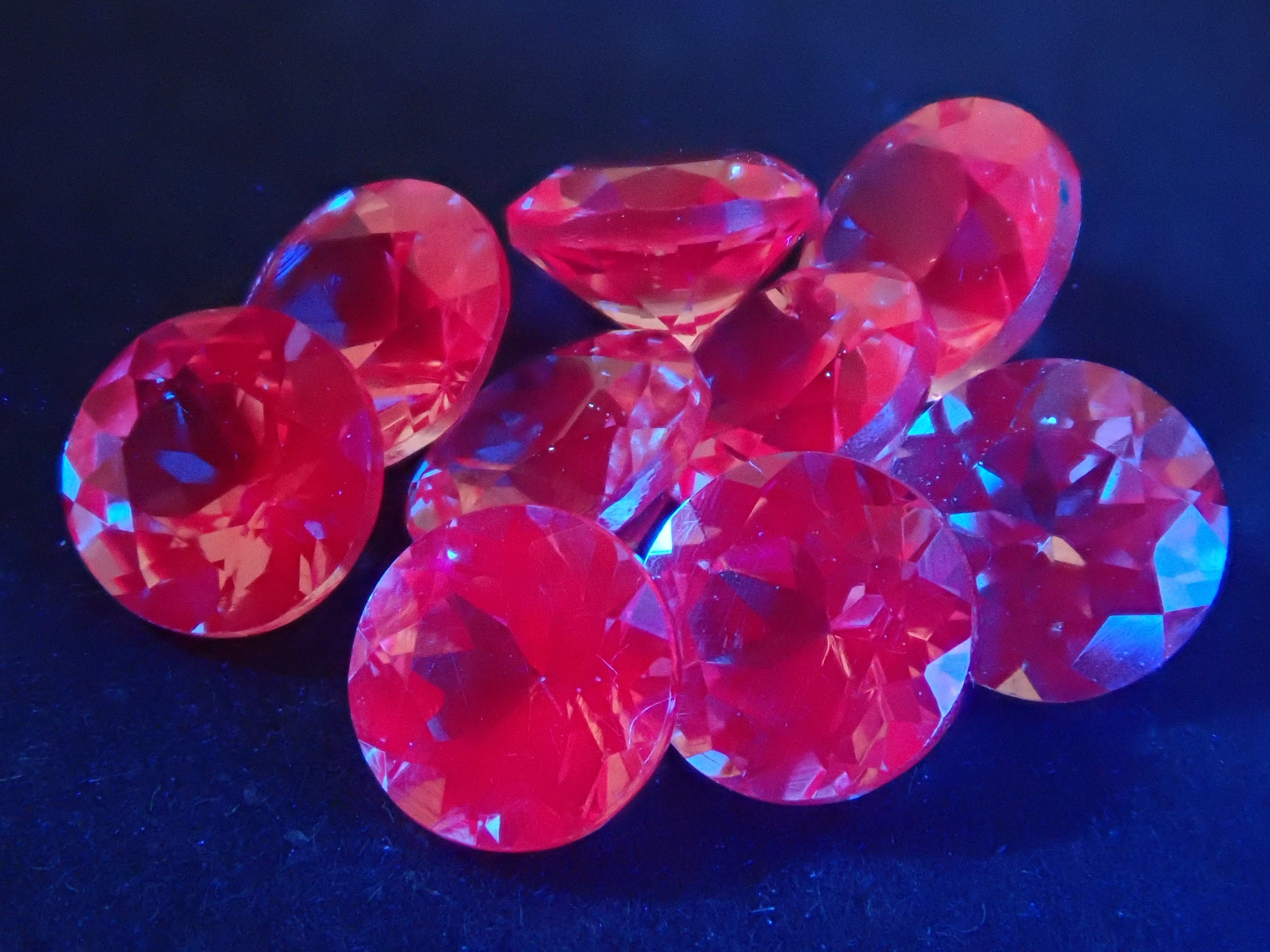 《数量限定》ドラゴンガーネット1石(4.0mm,ラウンドカット)