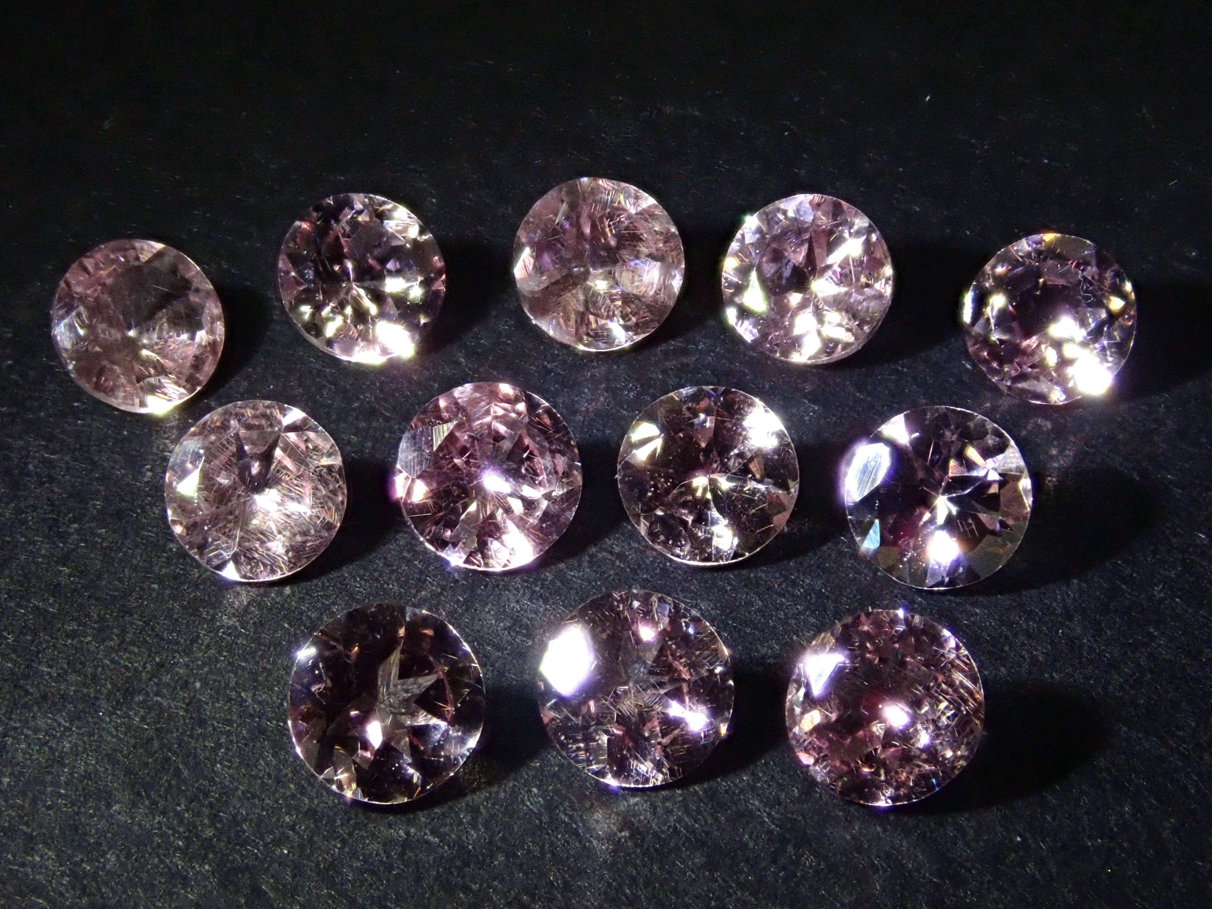 【10/11 22時販売】ドラゴンガーネット1石(3.5mm,ラウンドカット)《複数購入割引有》