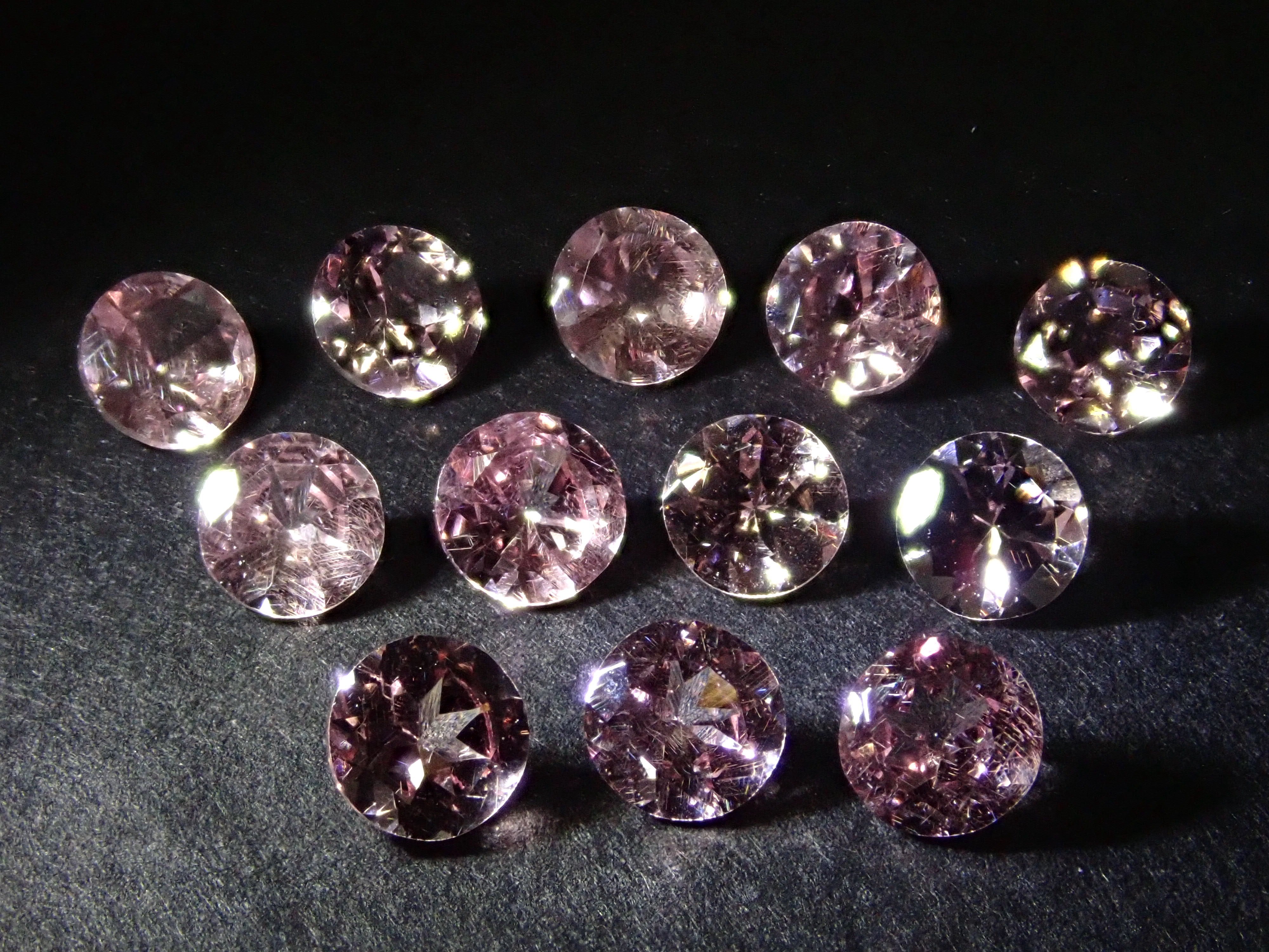 【10/11 22時販売】ドラゴンガーネット1石(3.5mm,ラウンドカット)《複数購入割引有》