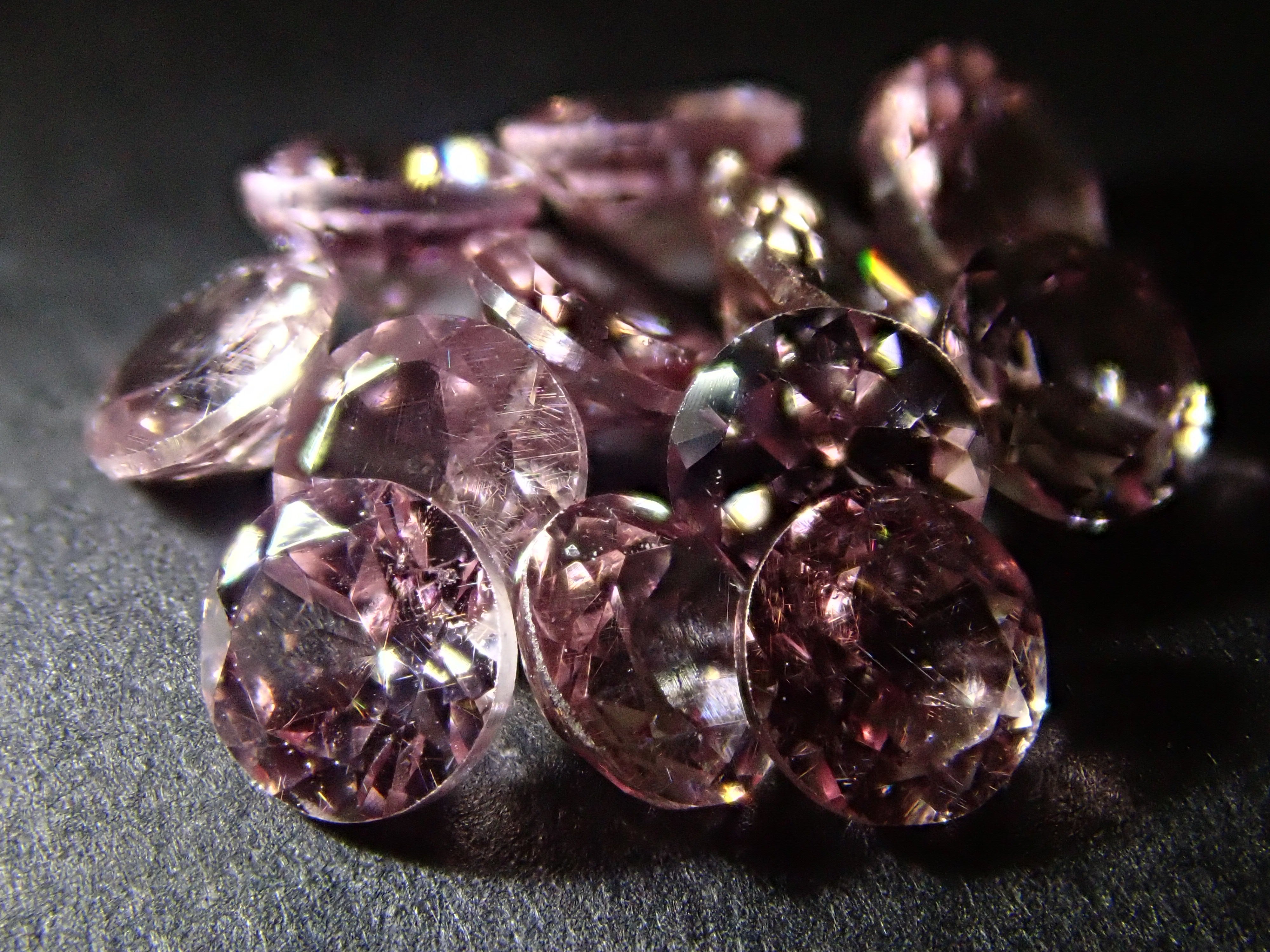 【10/11 22時販売】ドラゴンガーネット1石(3.5mm,ラウンドカット)《複数購入割引有》