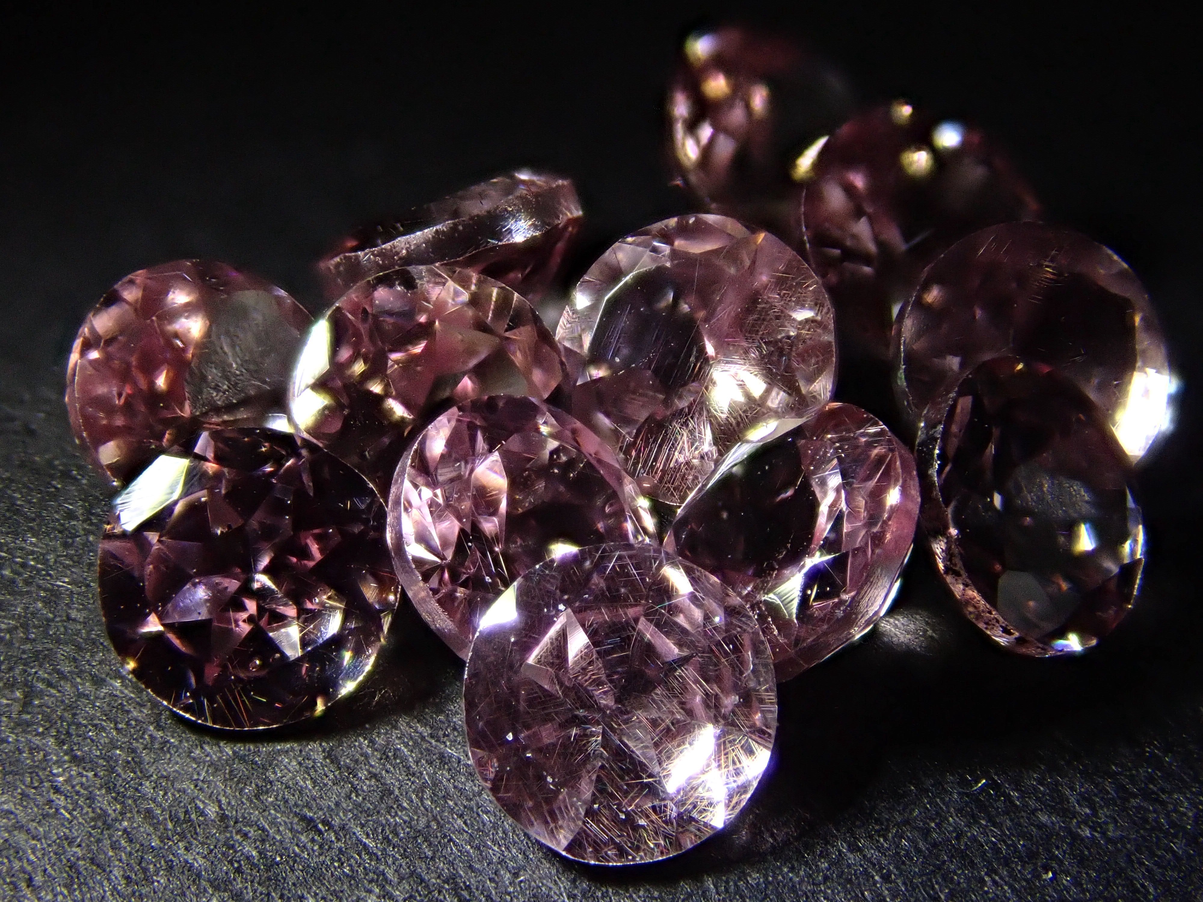 【10/11 22時販売】ドラゴンガーネット1石(3.5mm,ラウンドカット)《複数購入割引有》