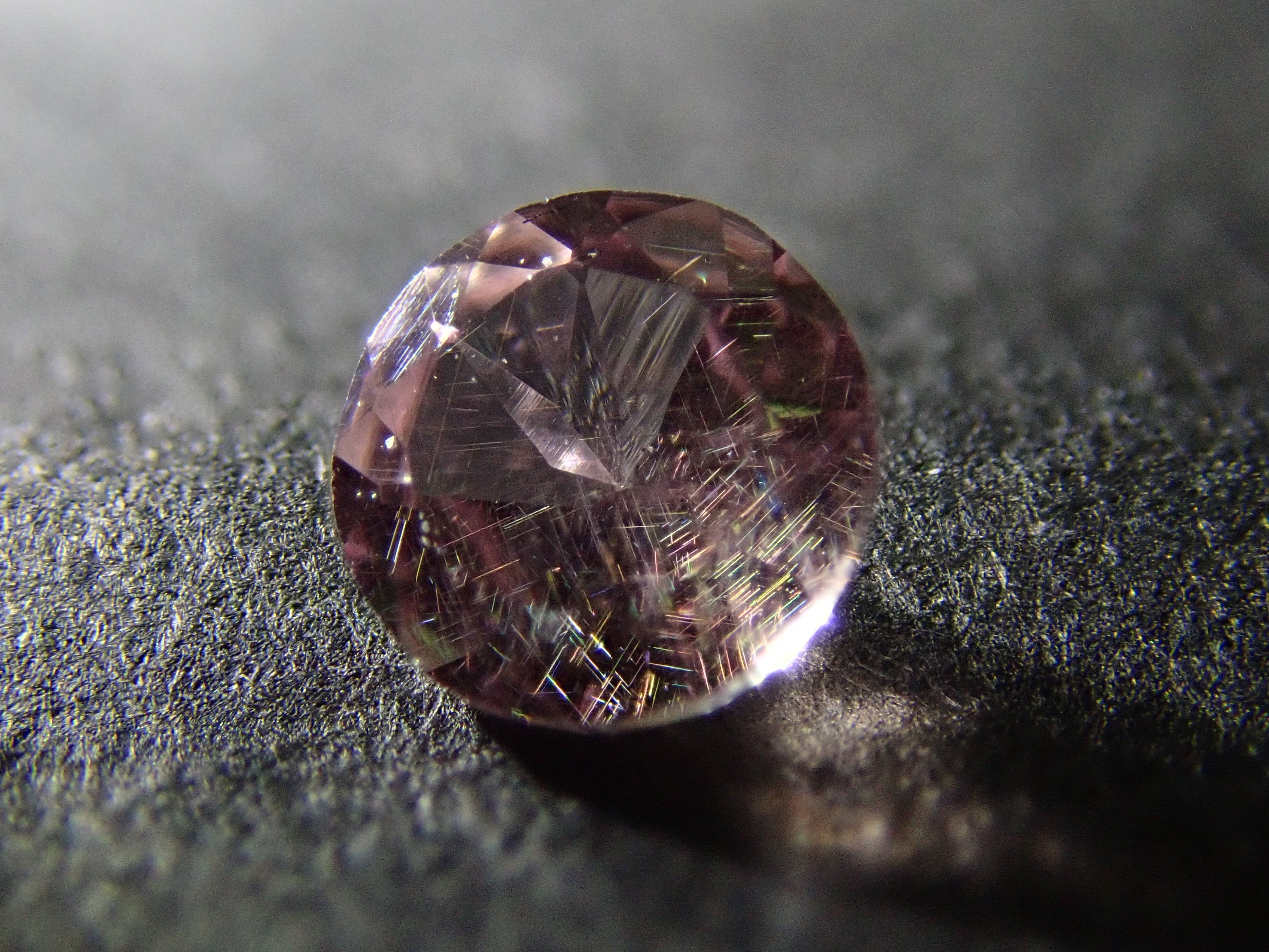 【10/11 22時販売】ドラゴンガーネット1石(3.5mm,ラウンドカット)《複数購入割引有》