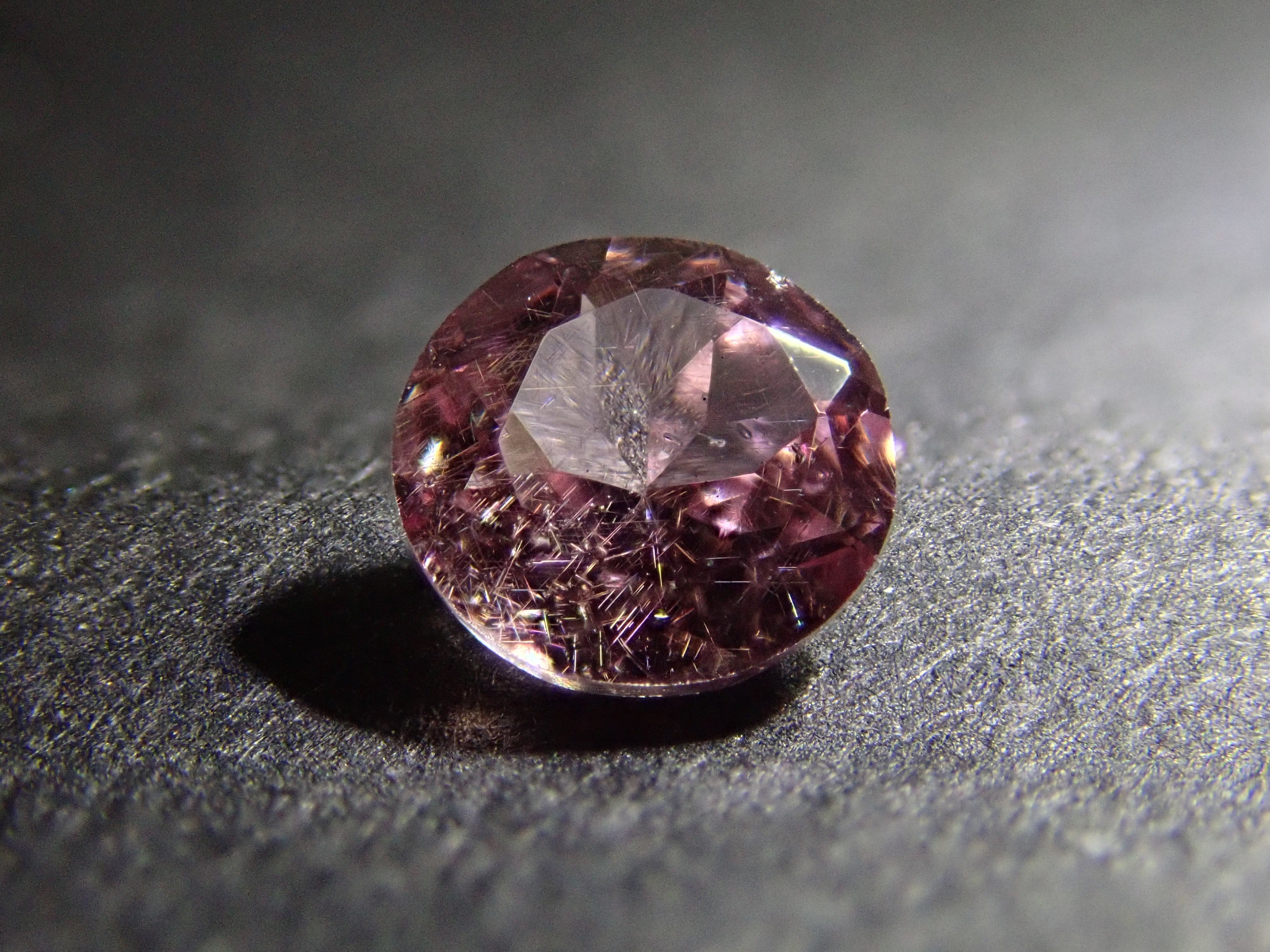 【10/11 22時販売】ドラゴンガーネット1石(3.5mm,ラウンドカット)《複数購入割引有》