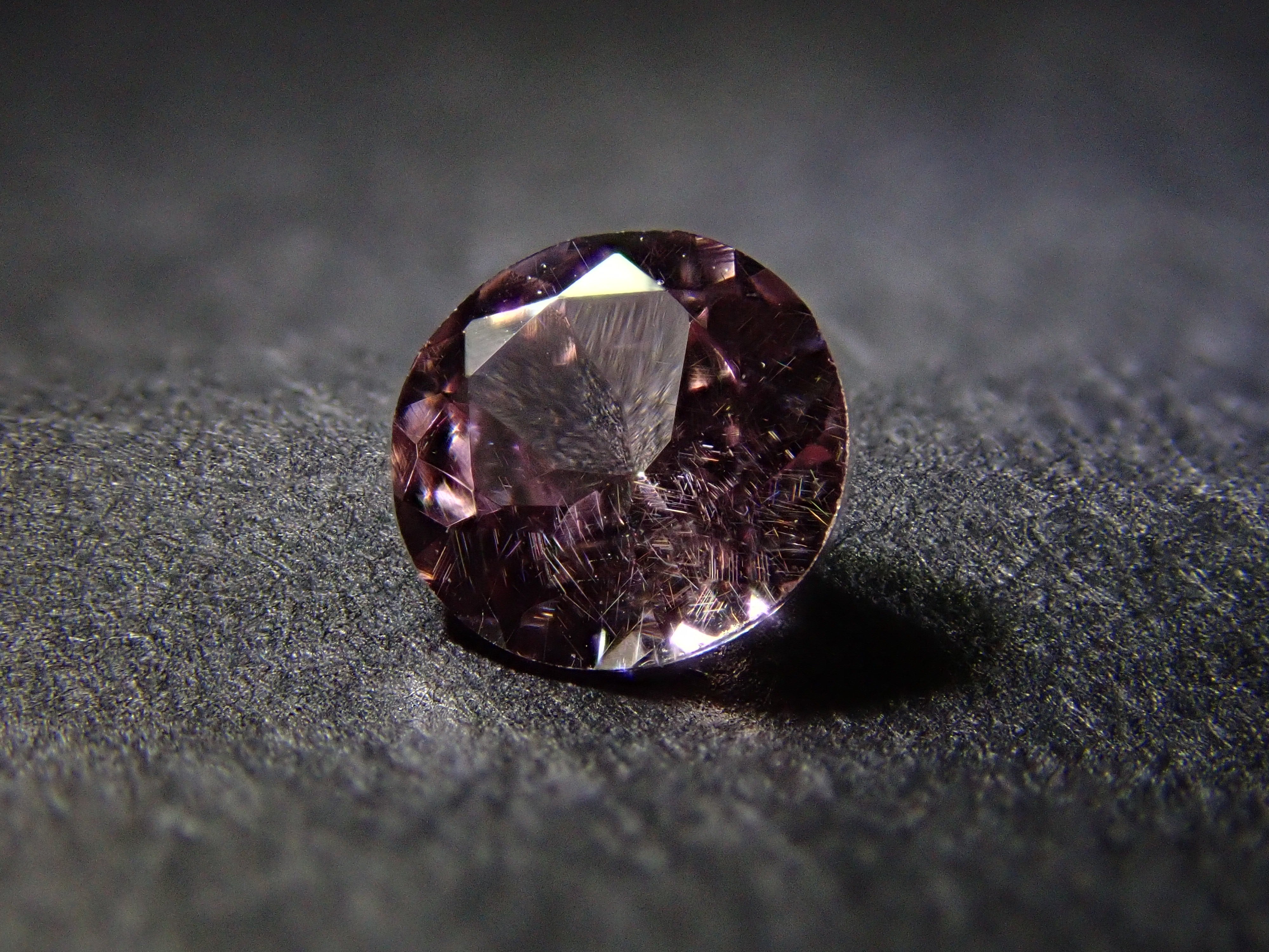 【10/11 22時販売】ドラゴンガーネット1石(3.5mm,ラウンドカット)《複数購入割引有》