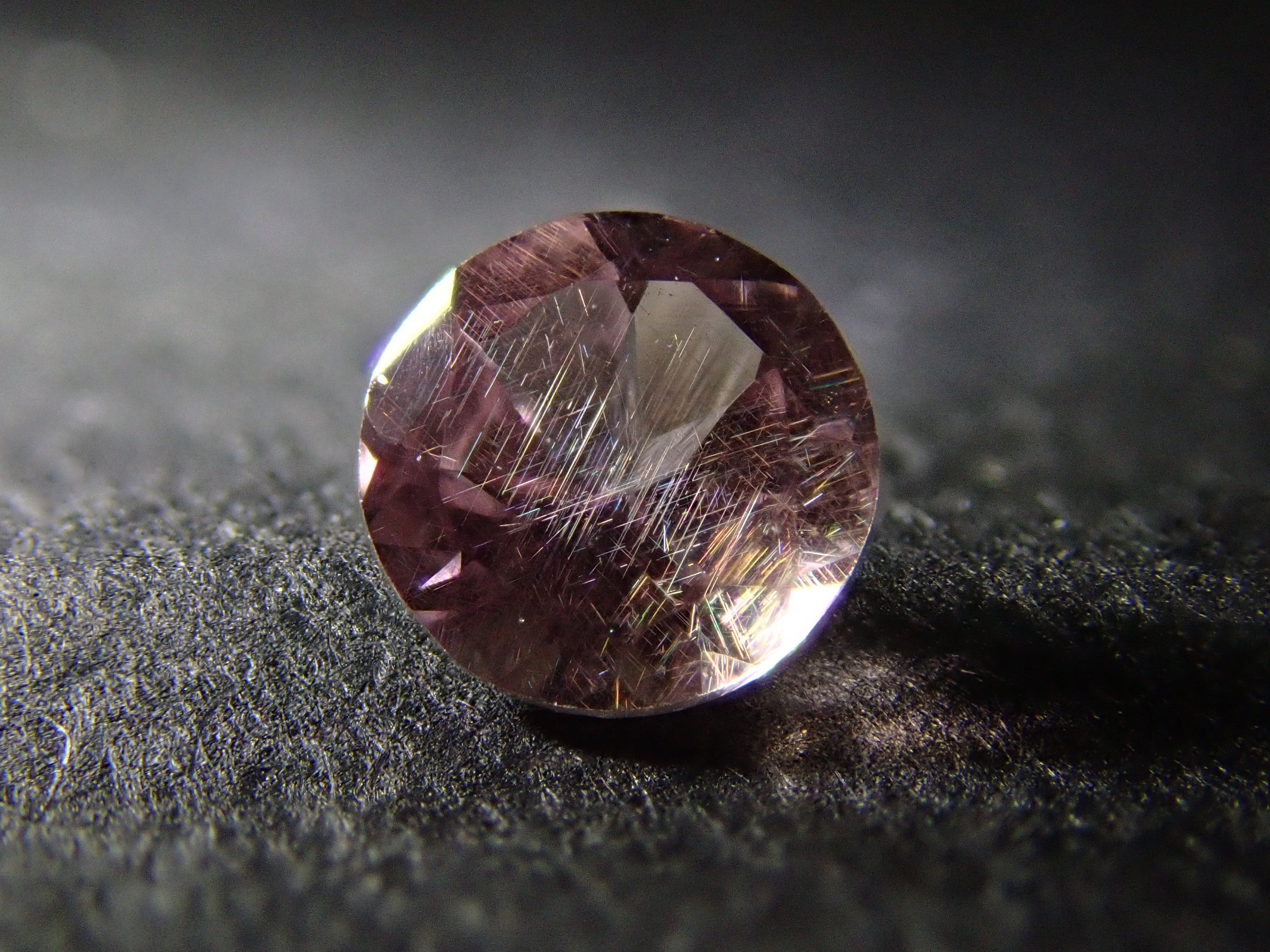 【10/11 22時販売】ドラゴンガーネット1石(3.5mm,ラウンドカット)《複数購入割引有》