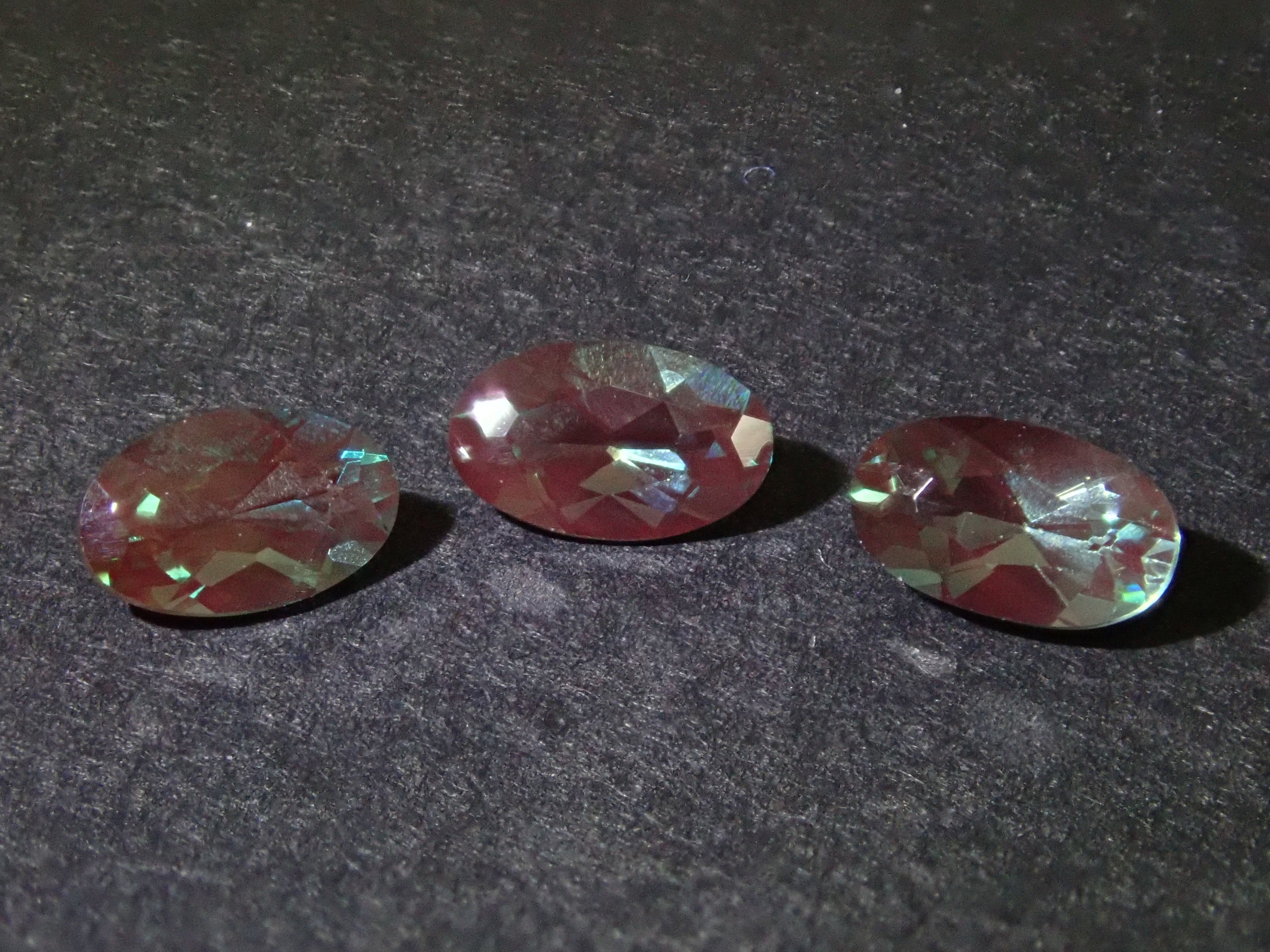 カラーチェンジアンデシン1石(5×3mm,オーバルカット)《複数購入割引有》