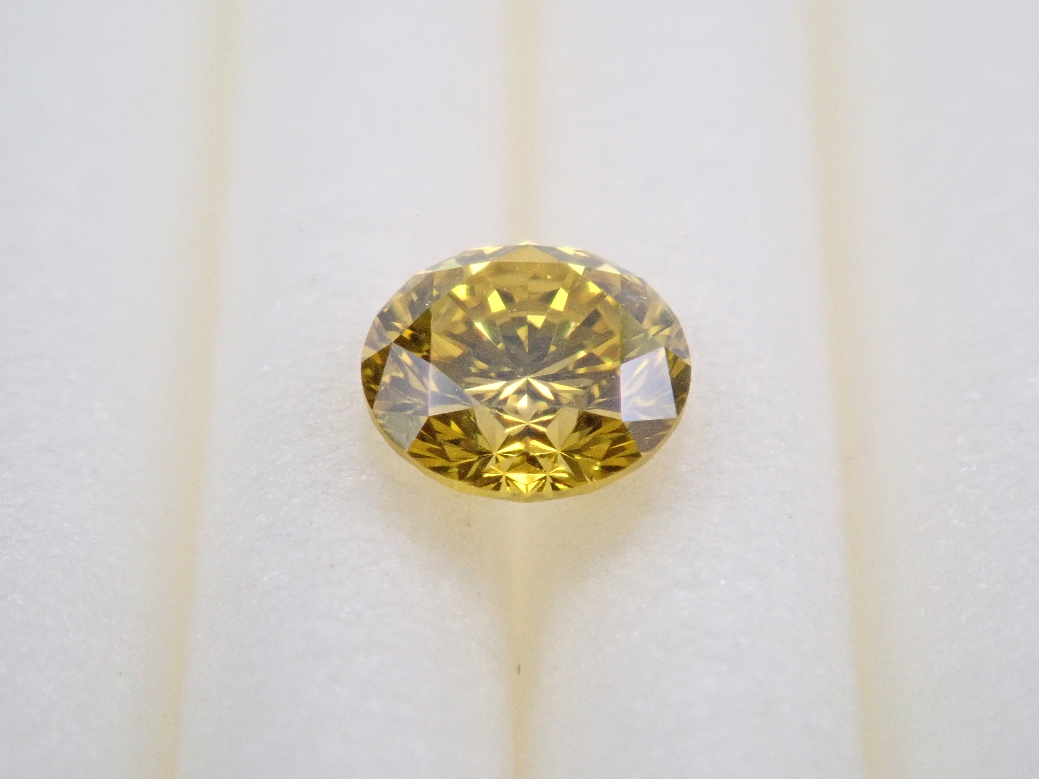 イエローダイヤモンド(トリートメント) 0.247ctルース(FANCY INTENSE GREENISH YELLOW, SI2)