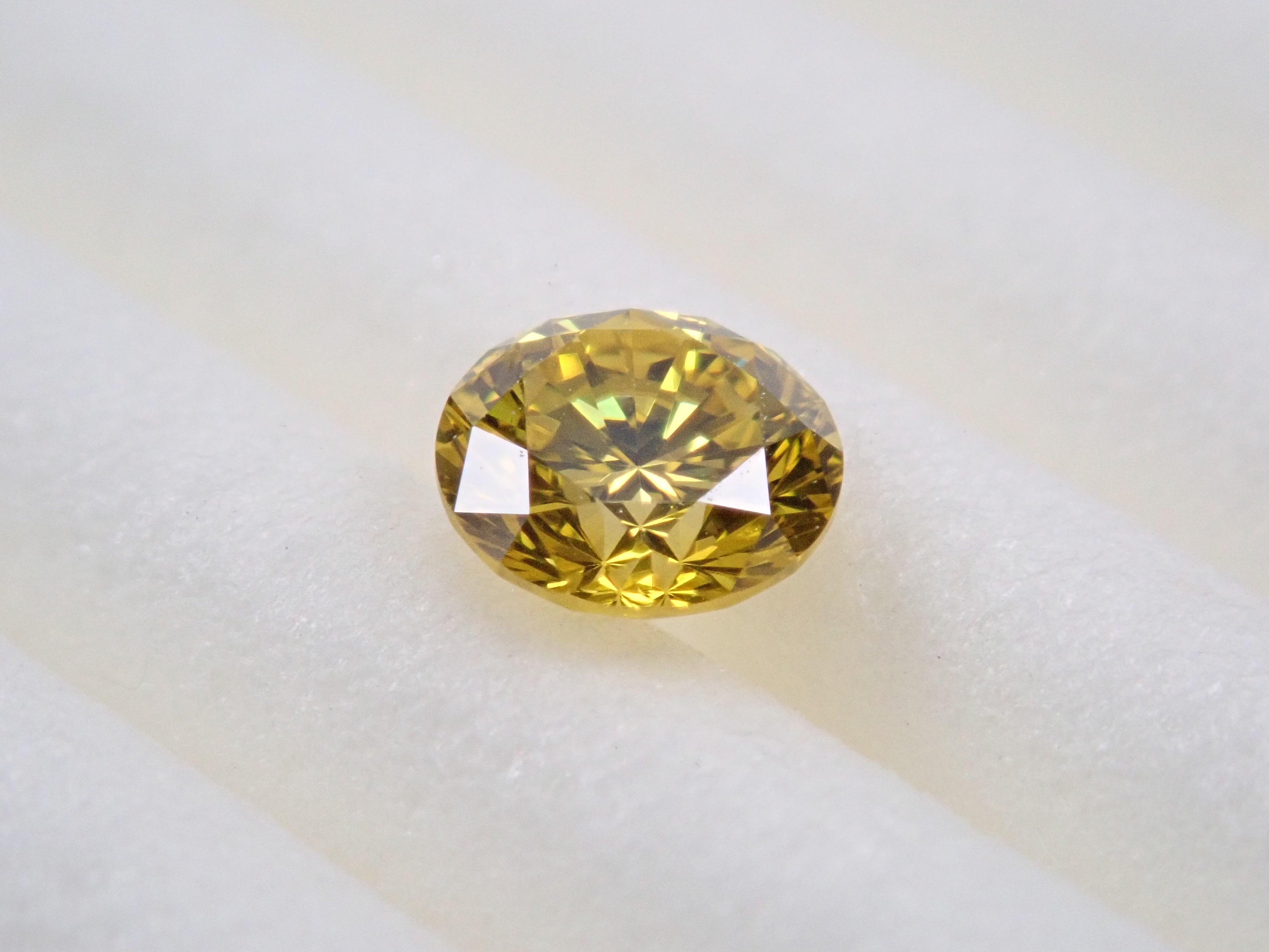 イエローダイヤモンド(トリートメント) 0.247ctルース(FANCY INTENSE GREENISH YELLOW, SI2)
