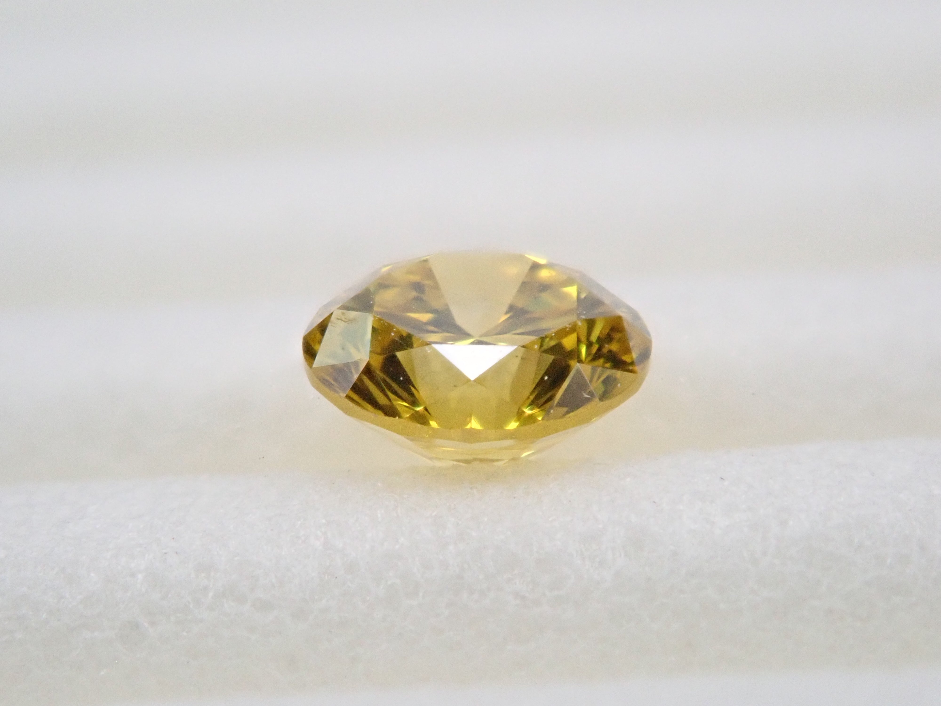 イエローダイヤモンド(トリートメント) 0.247ctルース(FANCY INTENSE GREENISH YELLOW, SI2)