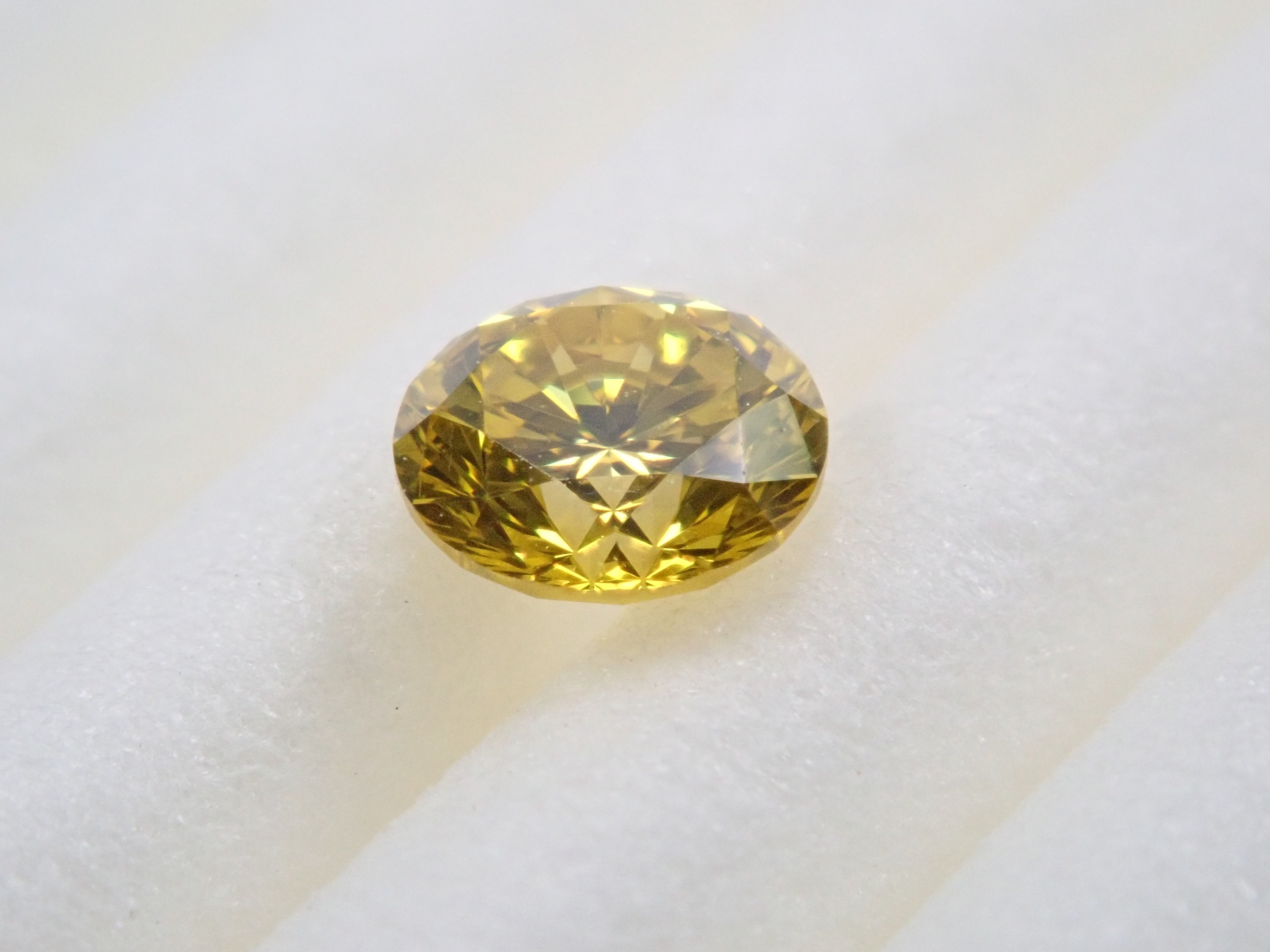 イエローダイヤモンド(トリートメント) 0.247ctルース(FANCY INTENSE GREENISH YELLOW, SI2)