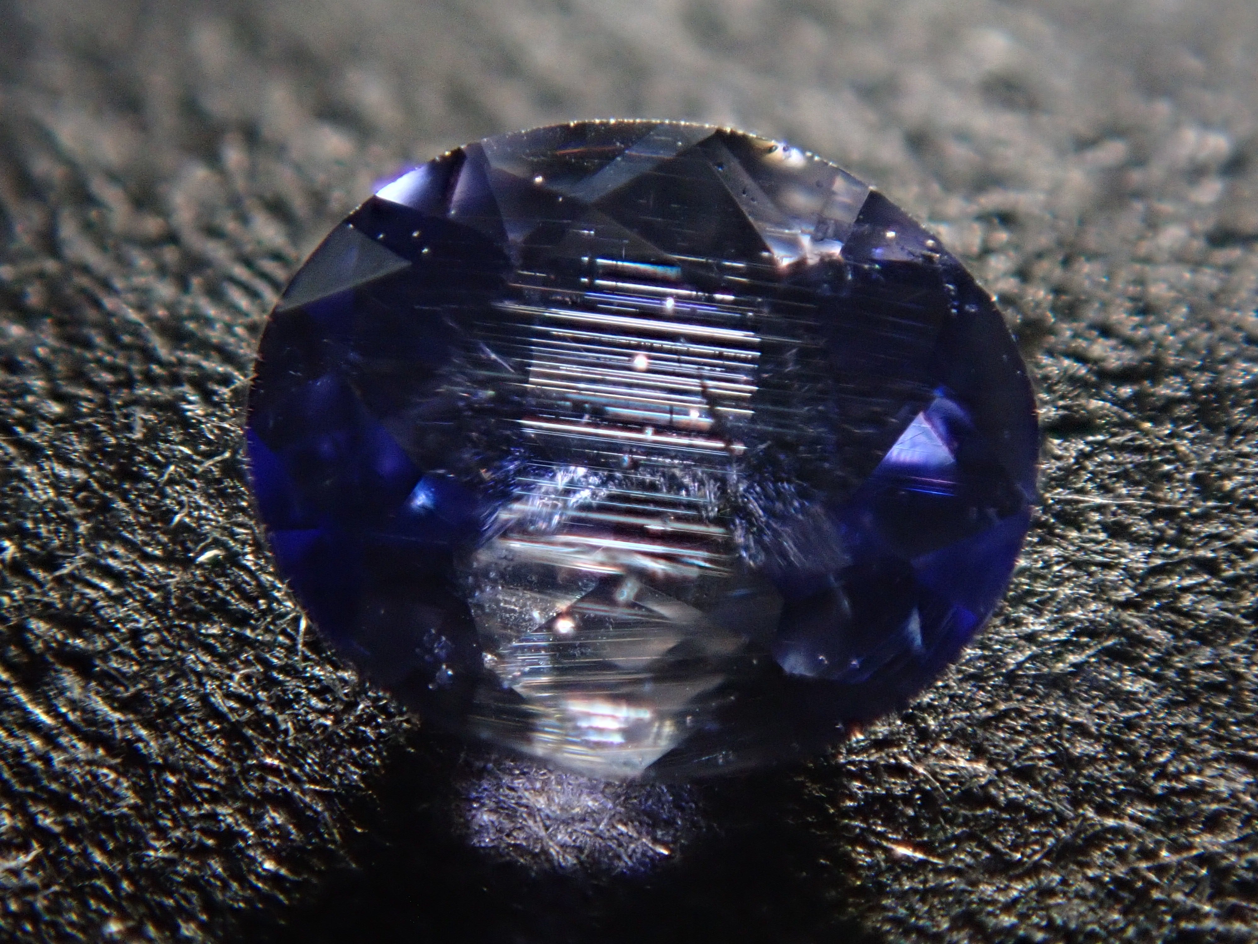 デュモルチェライト (単結晶) 0.150ctルース