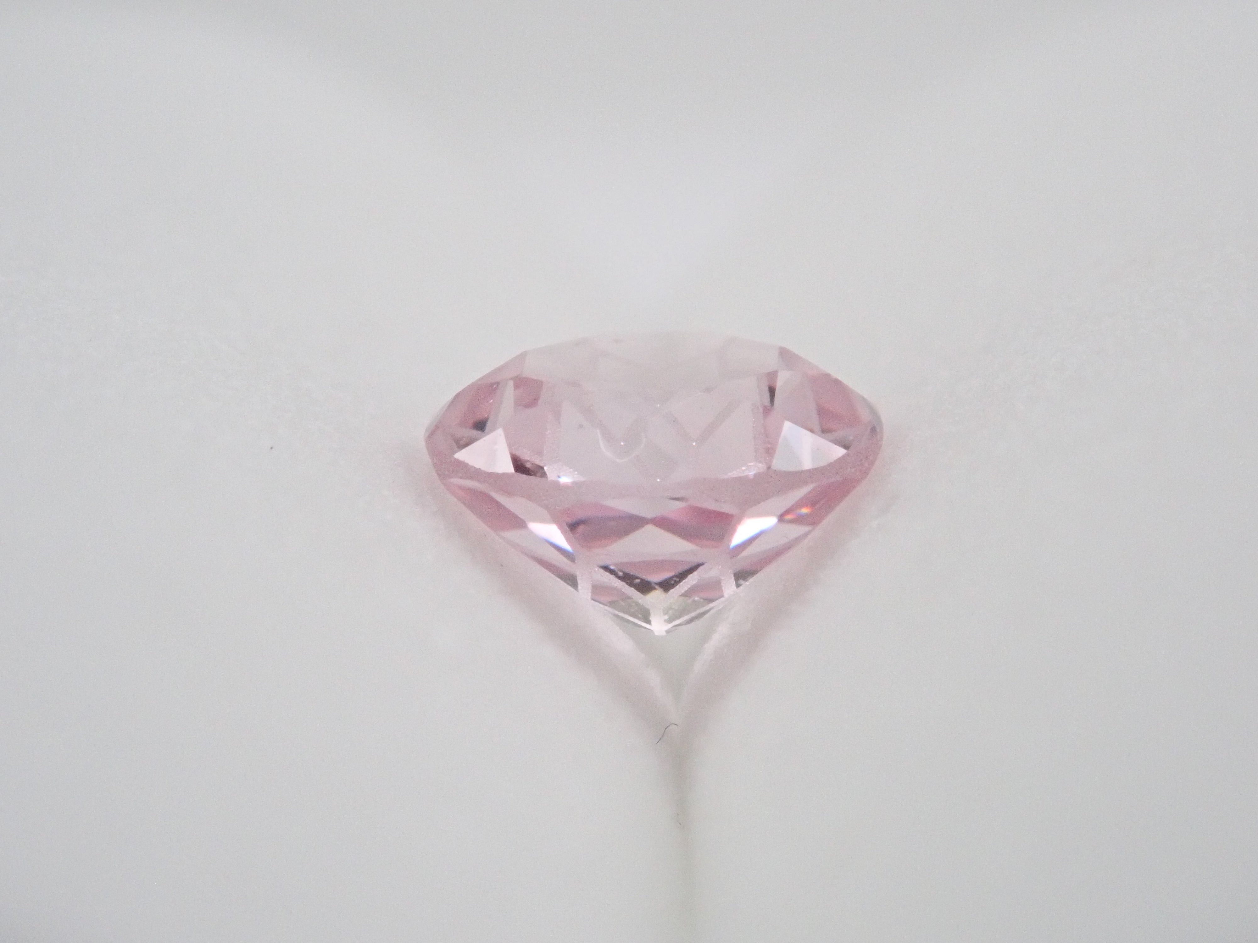 【ダンデライオンカット】ピンクスピネル 5.7mm/0.845ct ルース《コラボ》日独鑑 ワッペン付
