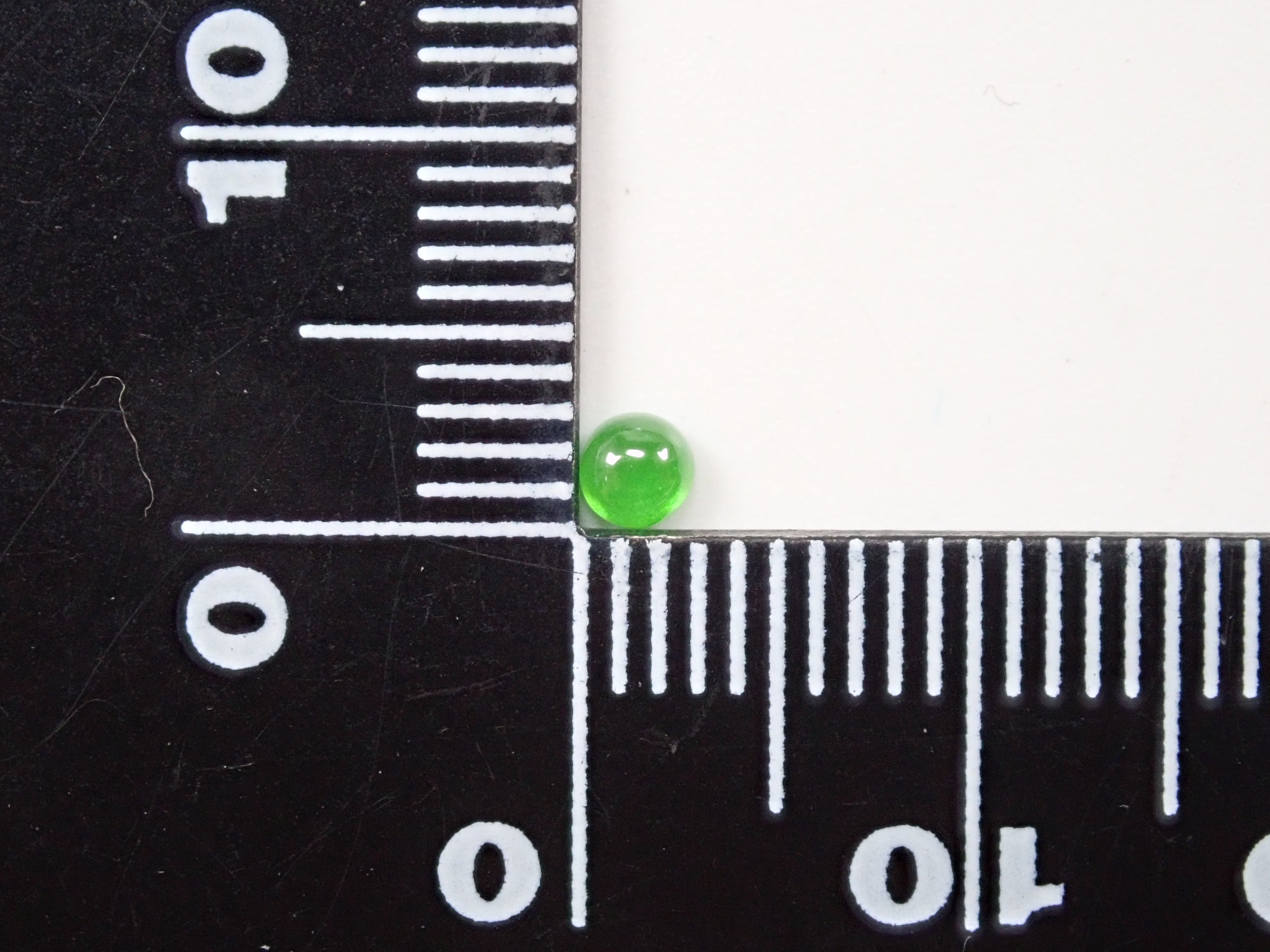 ロシア産デマントイドガーネット(ホーステール認む) 3mm/0.188ctルース