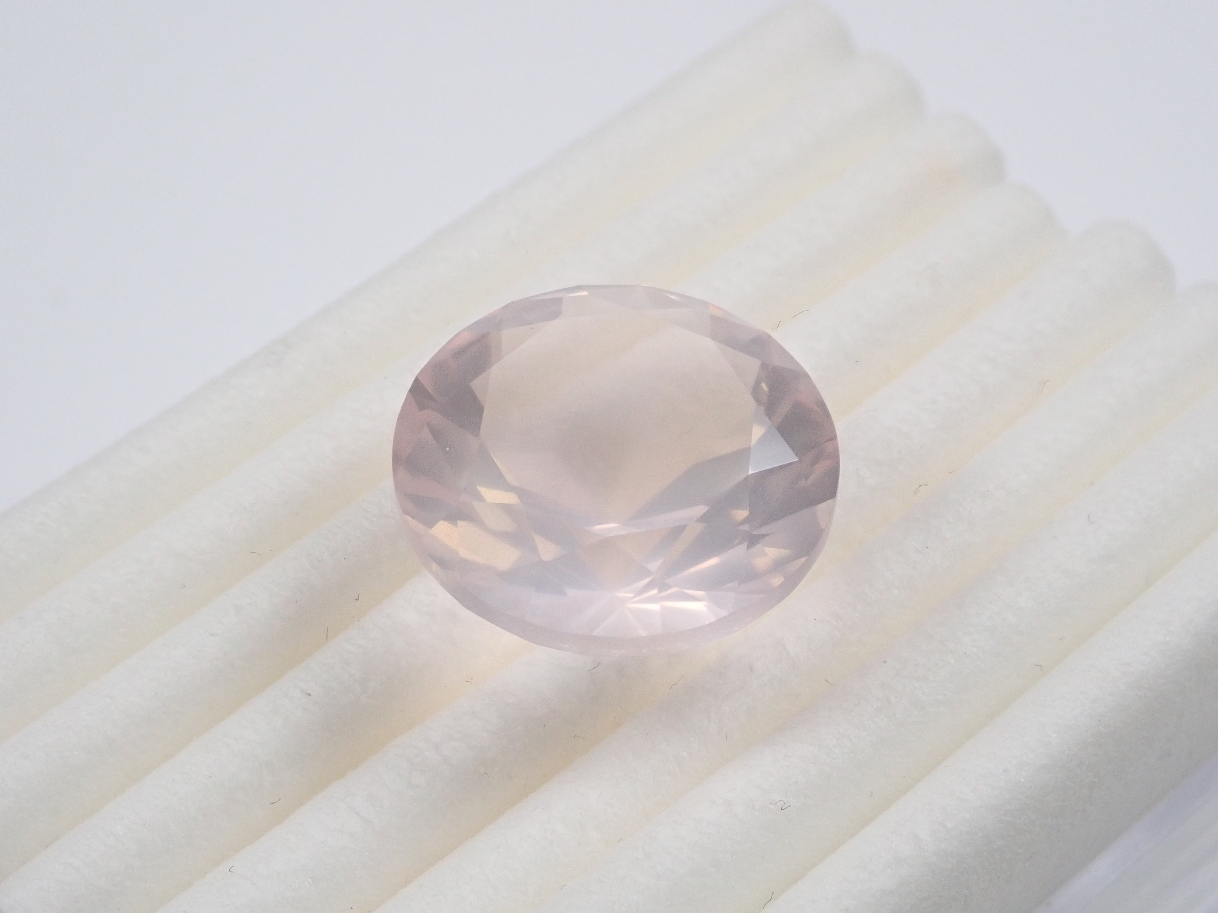 ローズクォーツ 15mm/10.850ctルース