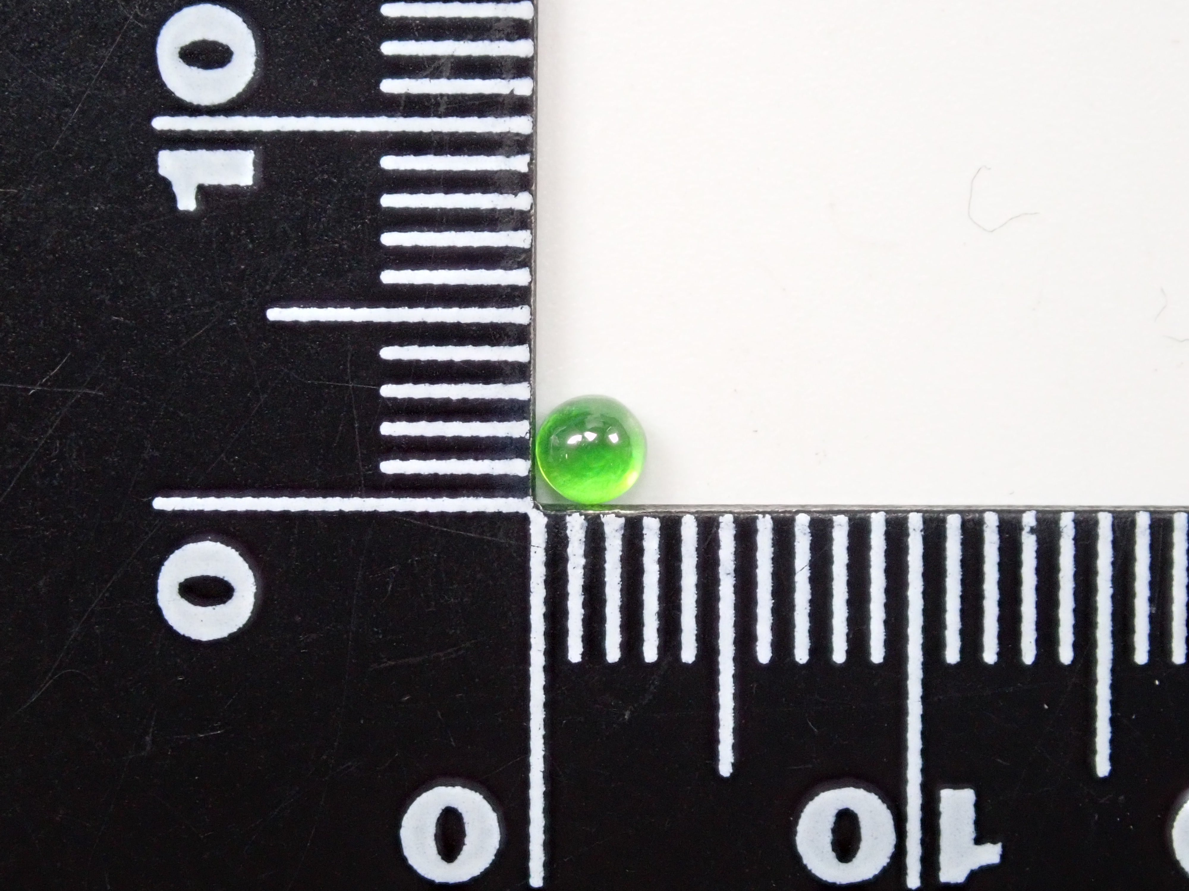 ロシア産デマントイドガーネットキャッツアイ(ホーステール認む) 2.8mm/0.188ctルース