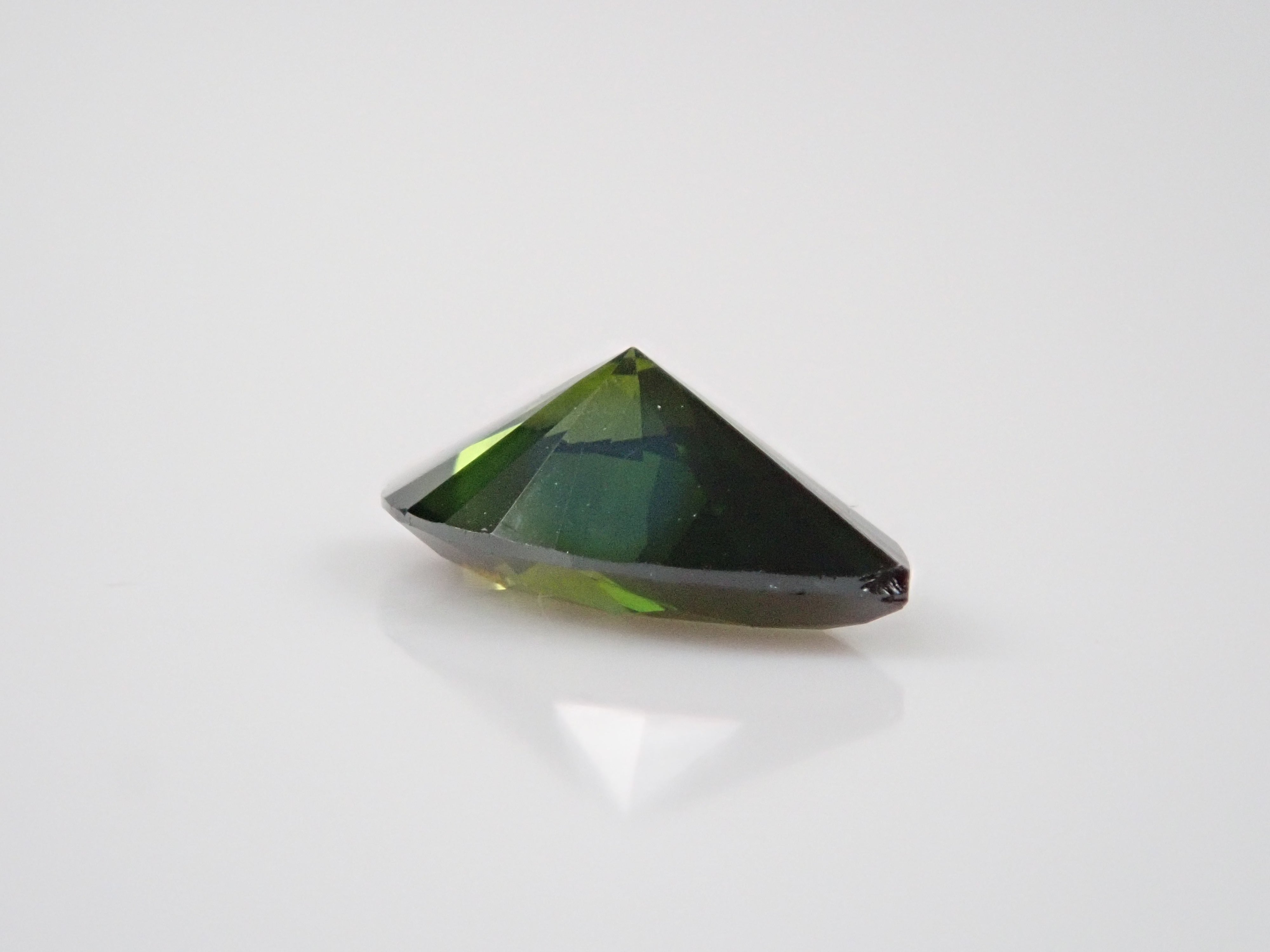 フォレストグリーンダイヤモンド(トリートメント) 0.326ctルース(FANCY DARK GRAY GREEN, SI-2)