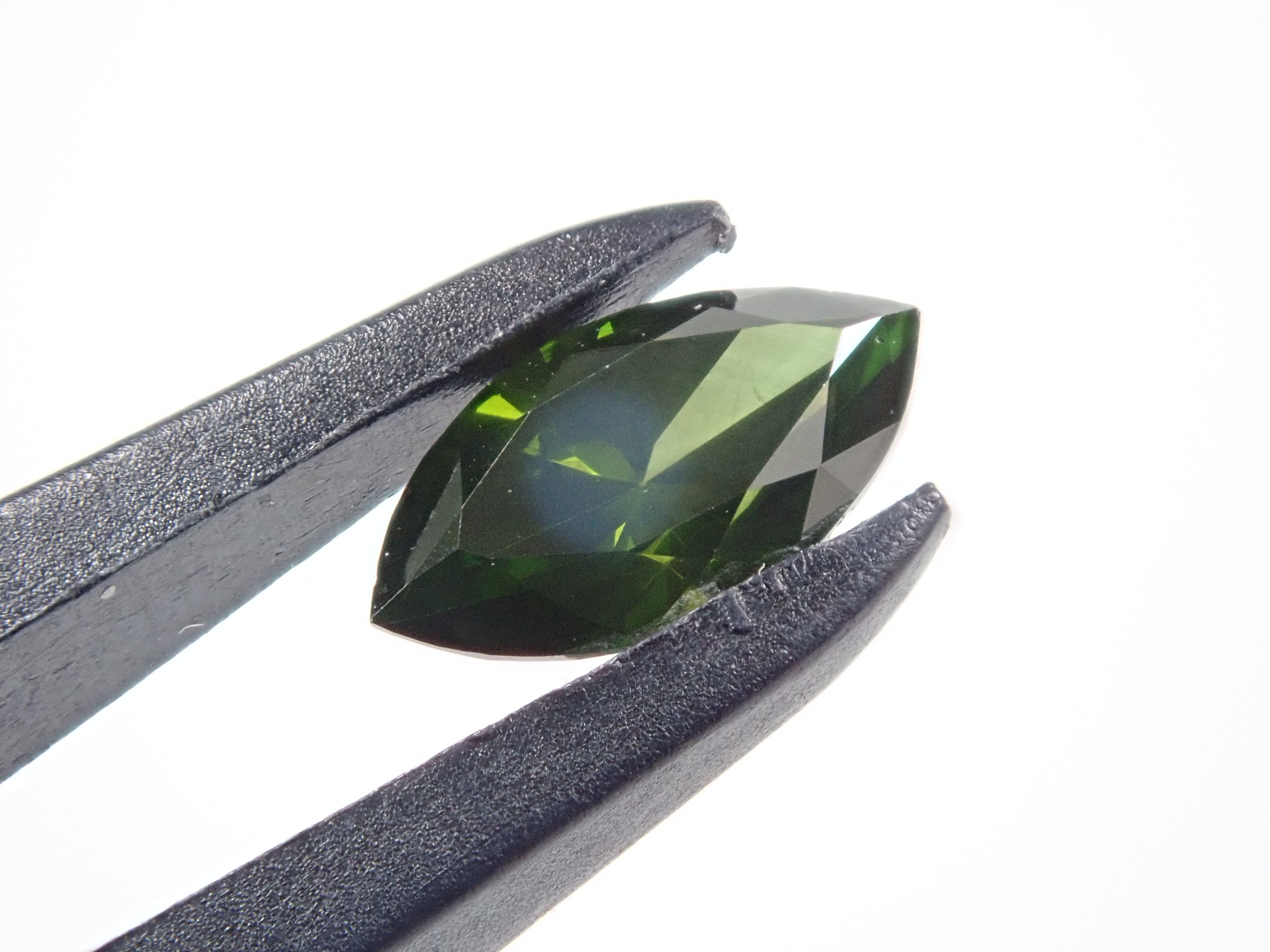 フォレストグリーンダイヤモンド(トリートメント) 0.326ctルース(FANCY DARK GRAY GREEN, SI-2)