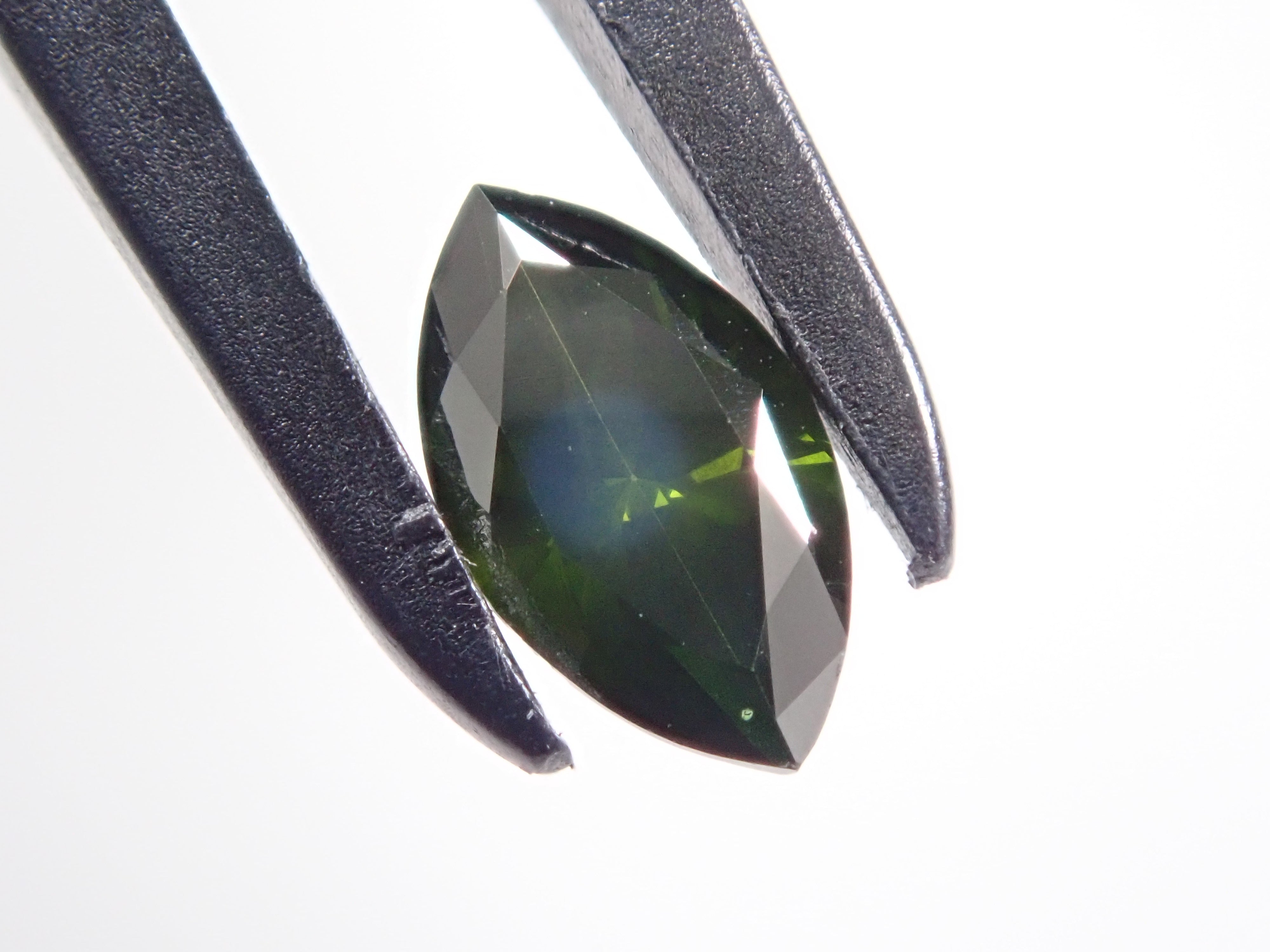 フォレストグリーンダイヤモンド(トリートメント) 0.326ctルース(FANCY DARK GRAY GREEN, SI-2)