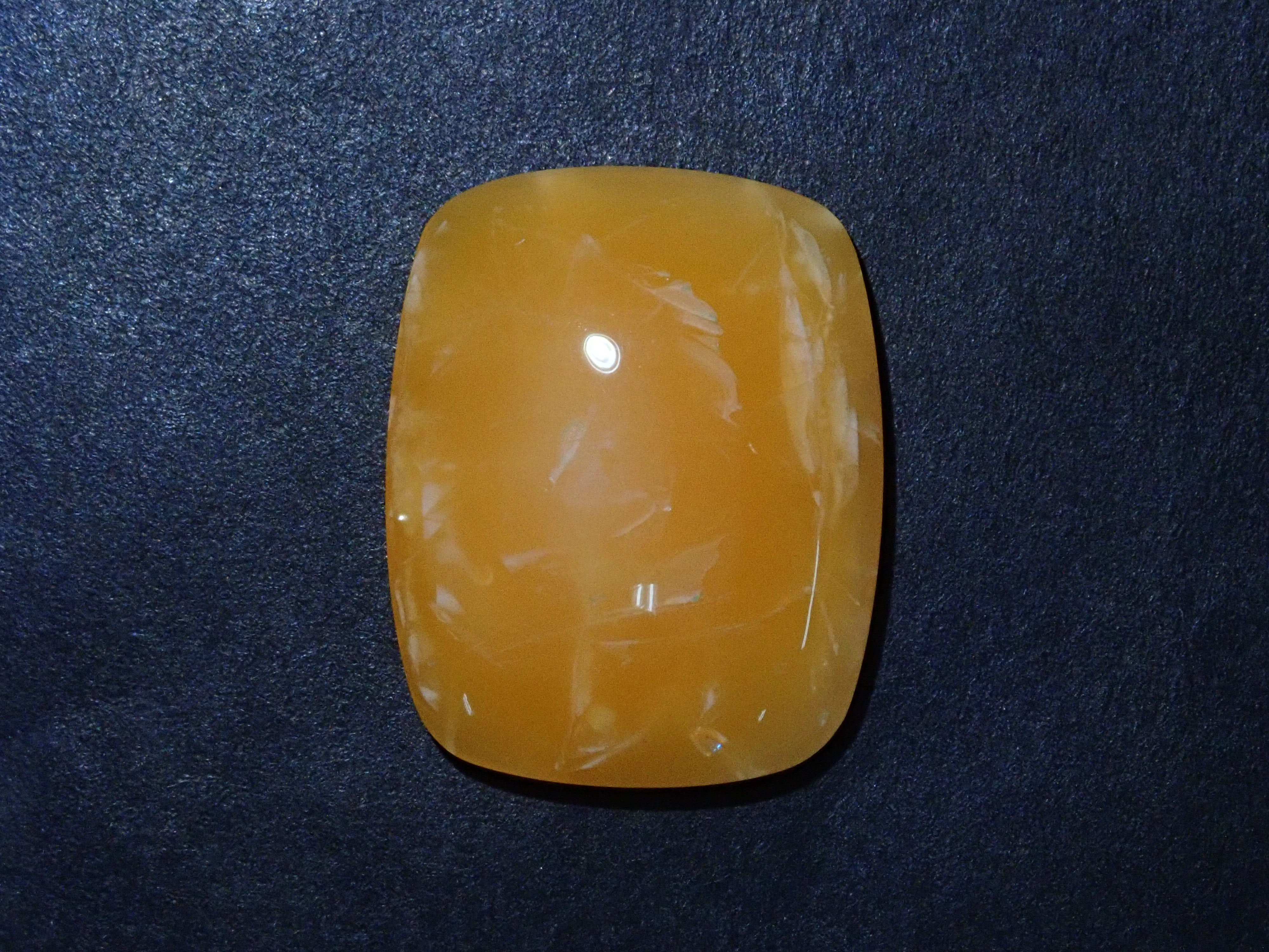 北海道産UVオパール 7.860ctルース