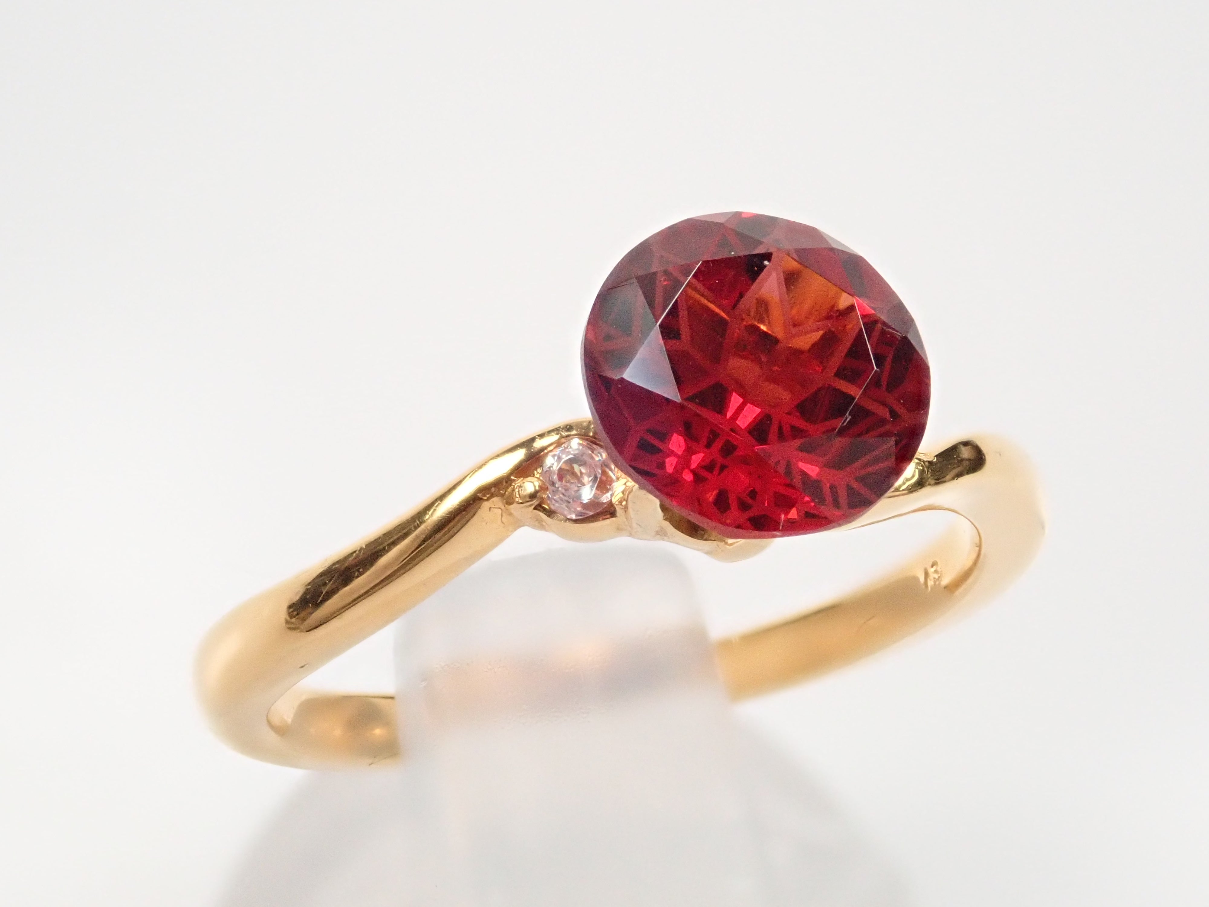 【ダンデライオンカット】アルマンディンガーネット 1.60ctルース