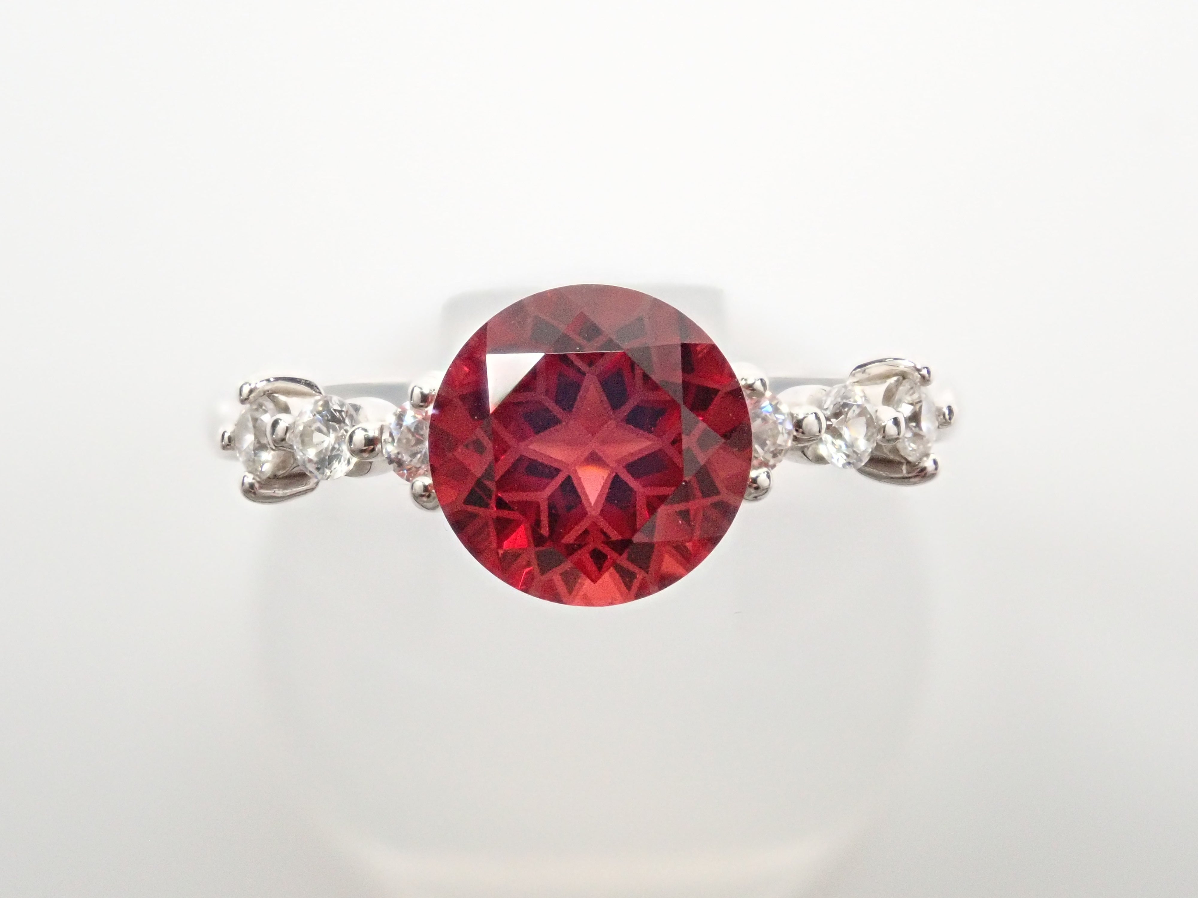 【ダンデライオンカット】アルマンディンガーネット 1.60ctルース