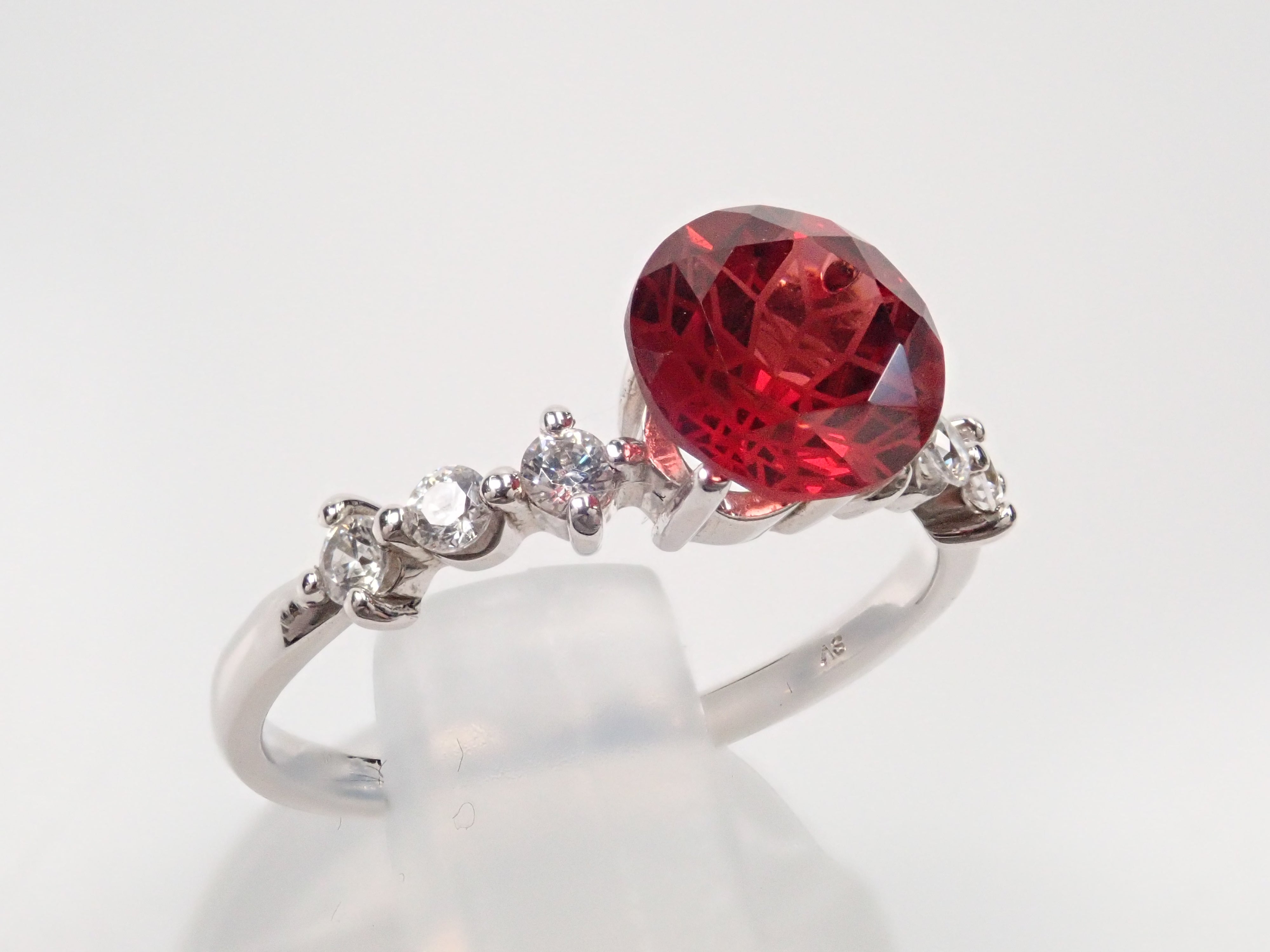 【ダンデライオンカット】アルマンディンガーネット 1.60ctルース