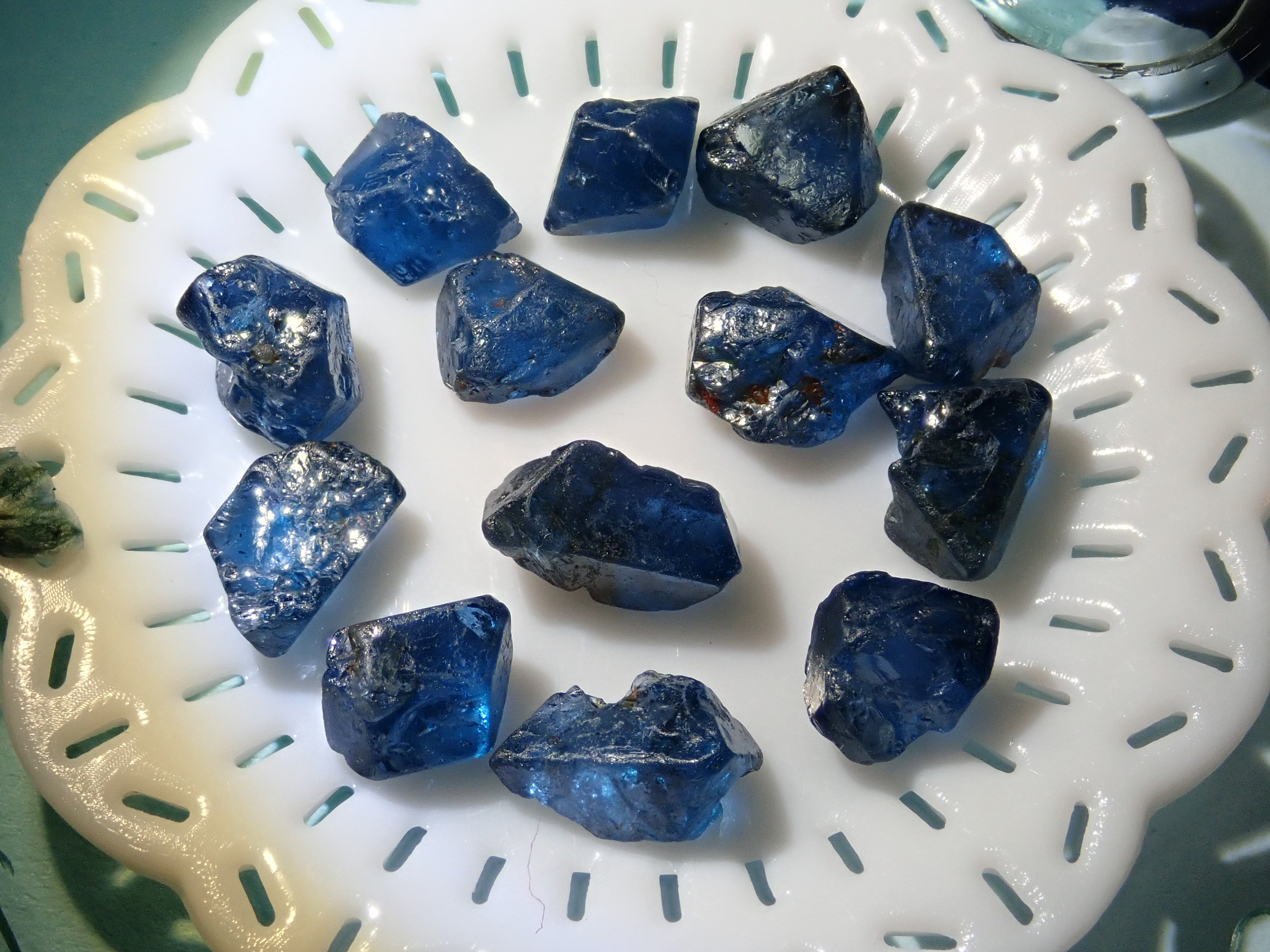 鈷石榴石 1 石(多次購買可享折扣)