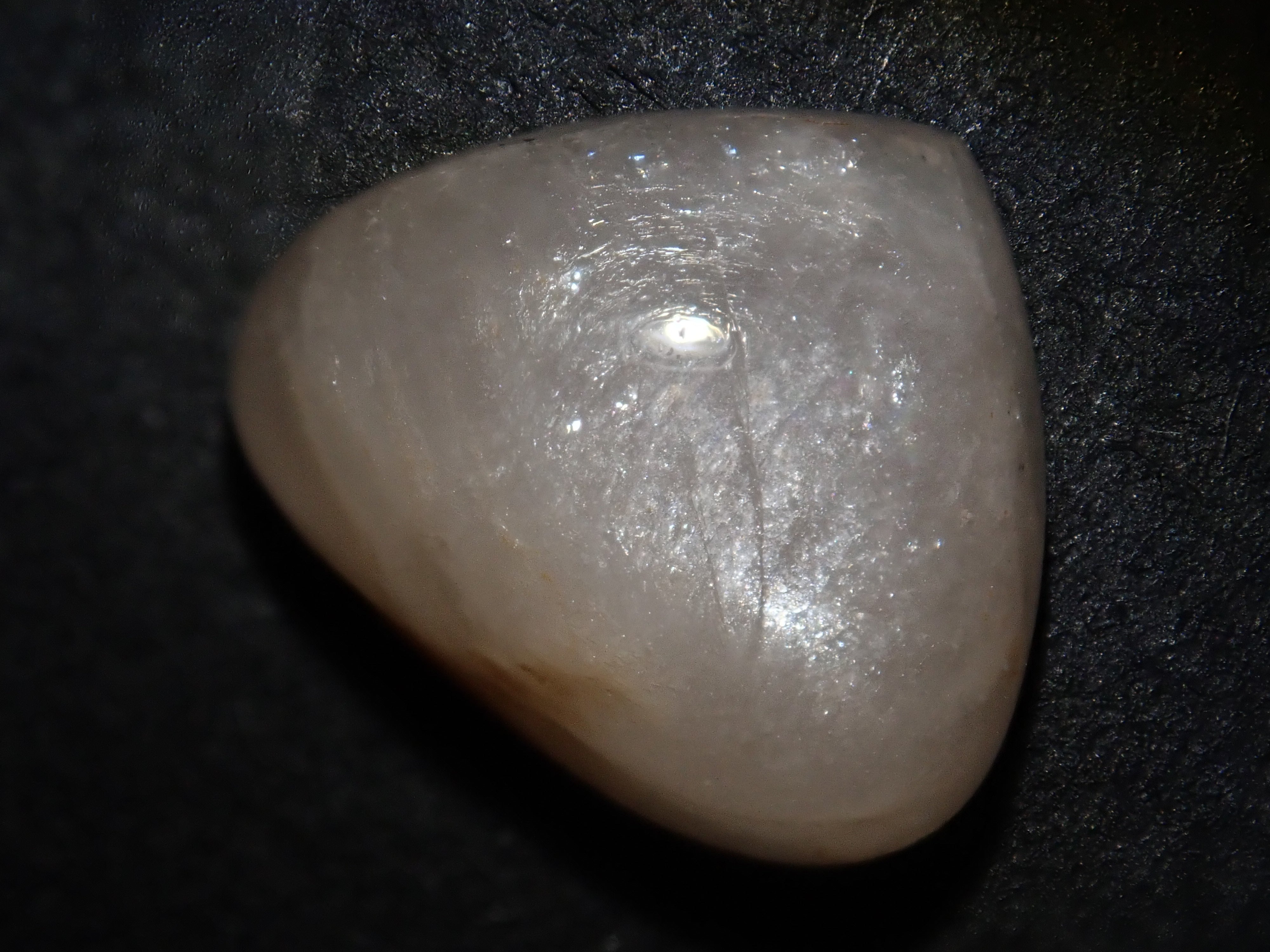 マスグラバイト(多種鉱物含む) 5.574ctルース 日独