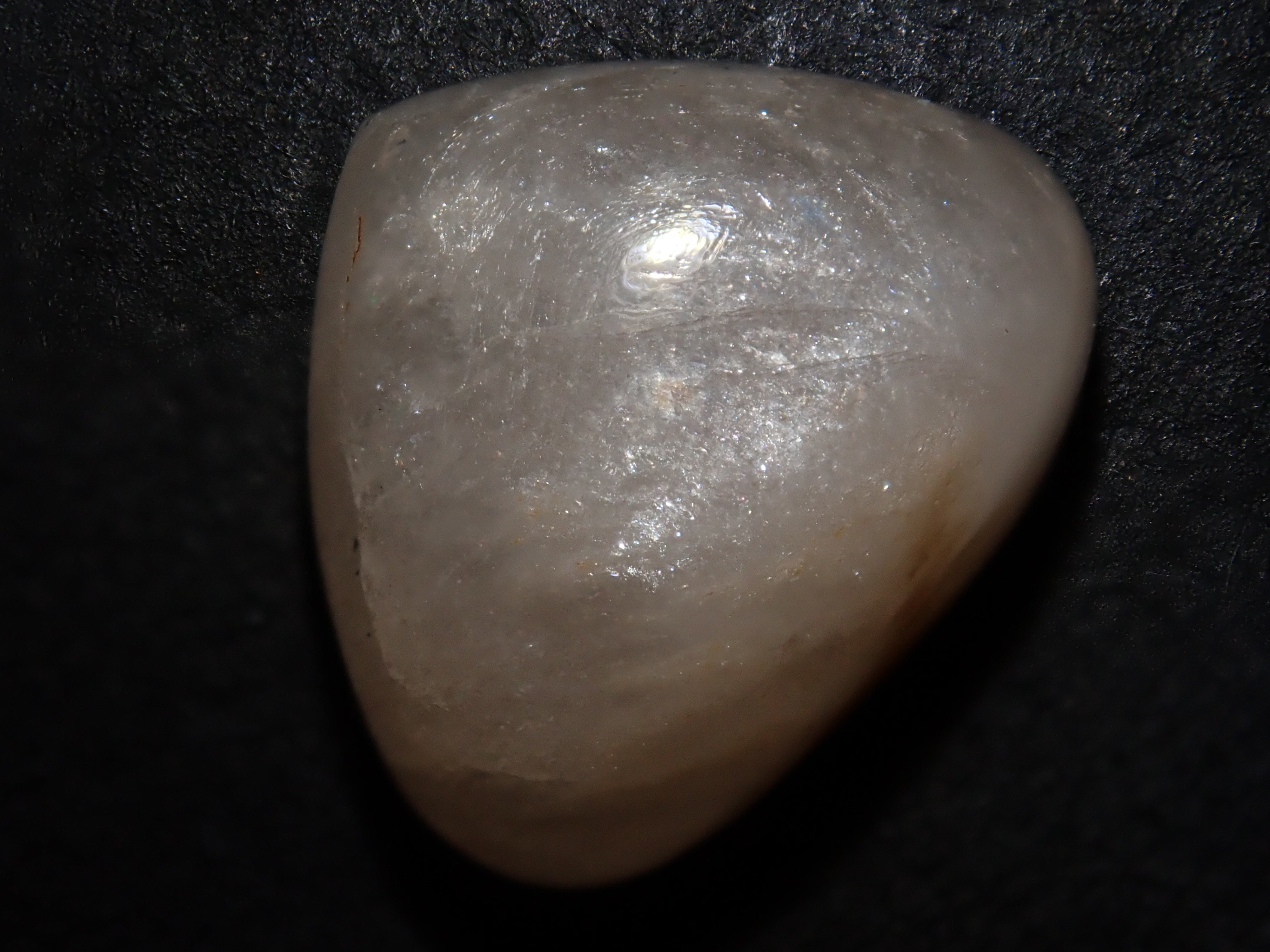 マスグラバイト(多種鉱物含む) 5.574ctルース 日独