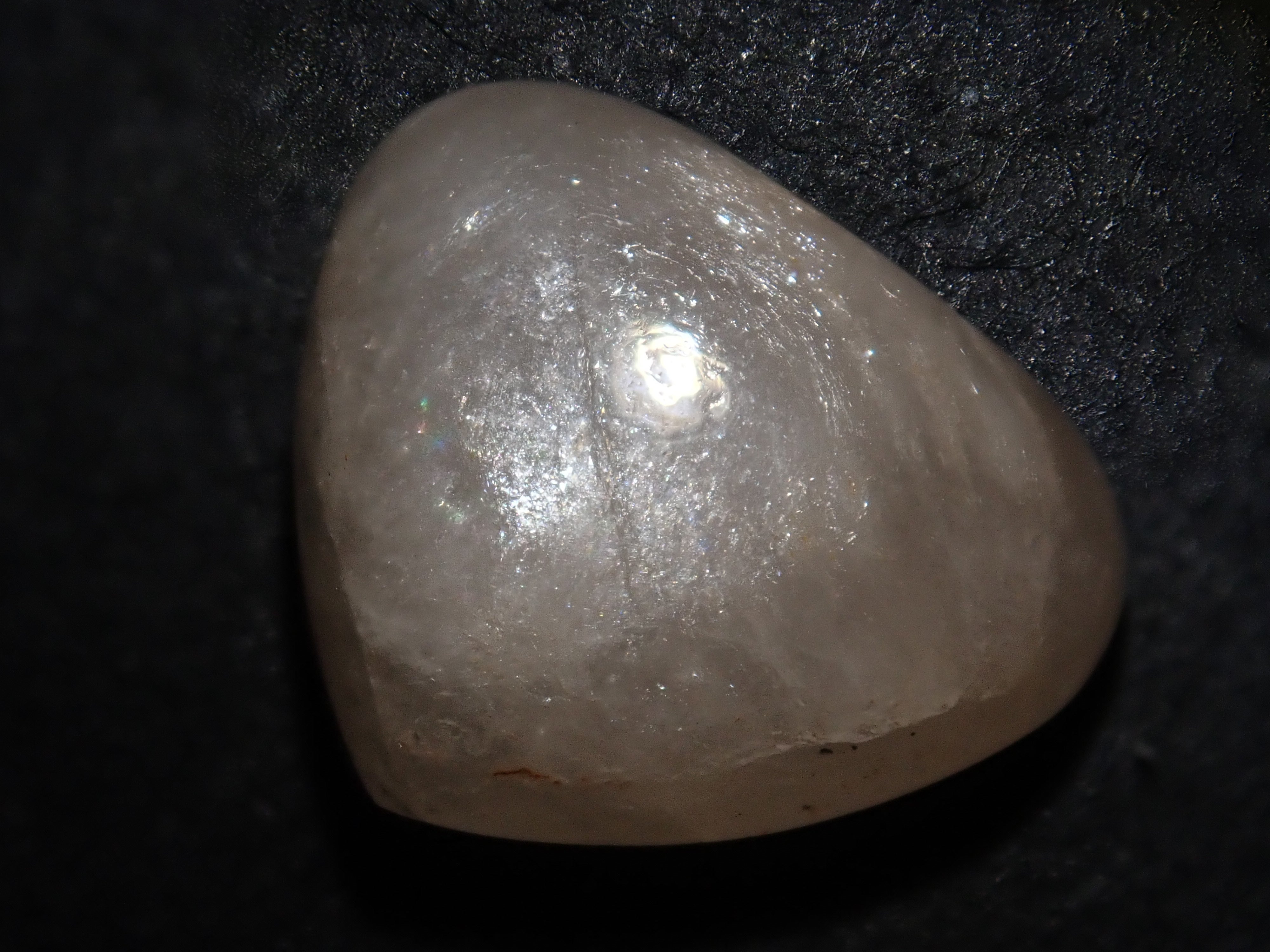 マスグラバイト(多種鉱物含む) 5.574ctルース 日独