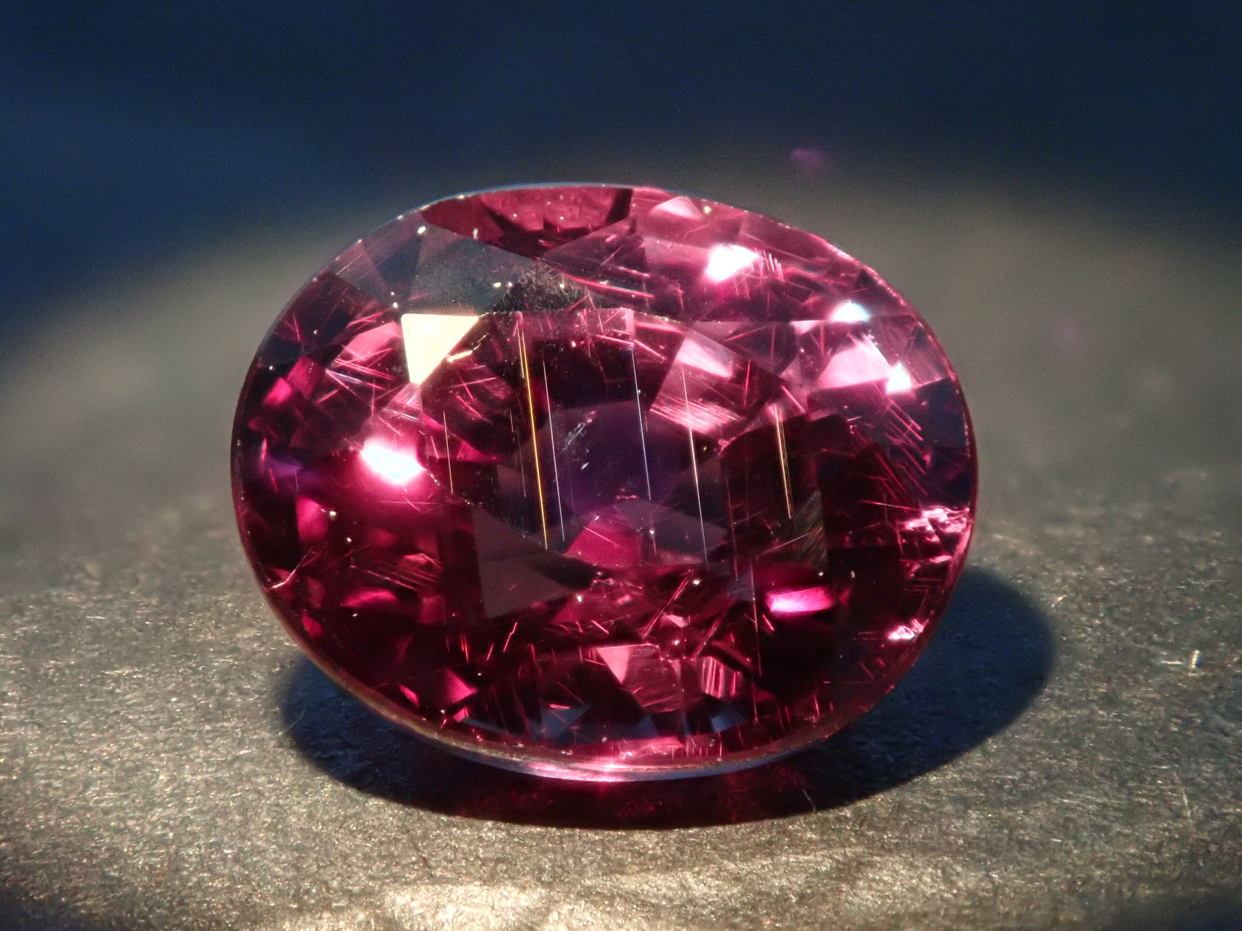 パイロープ・スペサルティンガーネット(カラーチェンジガーネット) 1.171ctルース